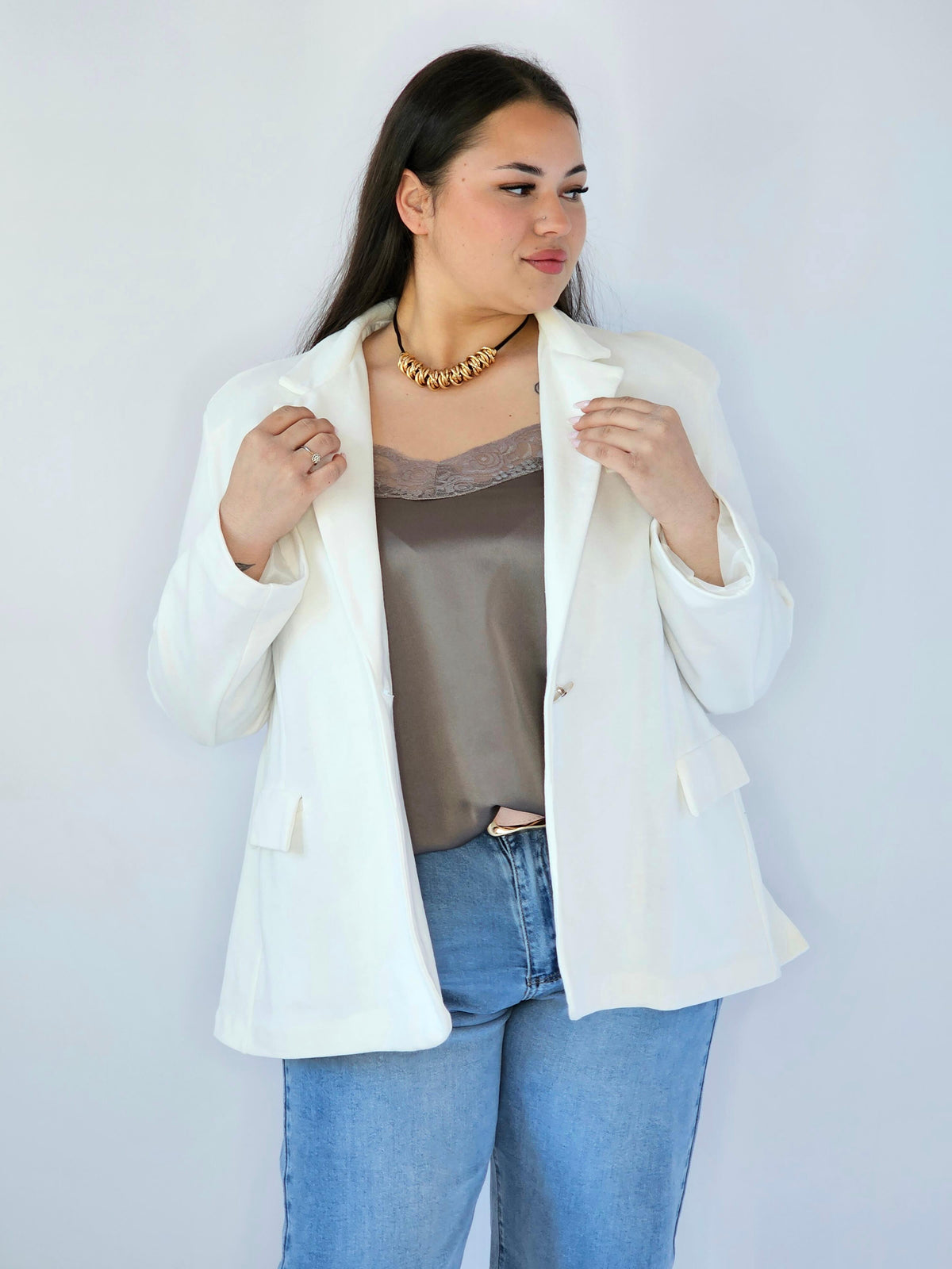 Marynarka plus size – elegancki fason dla kobiet XXL na każdą okazję Stylowa XL