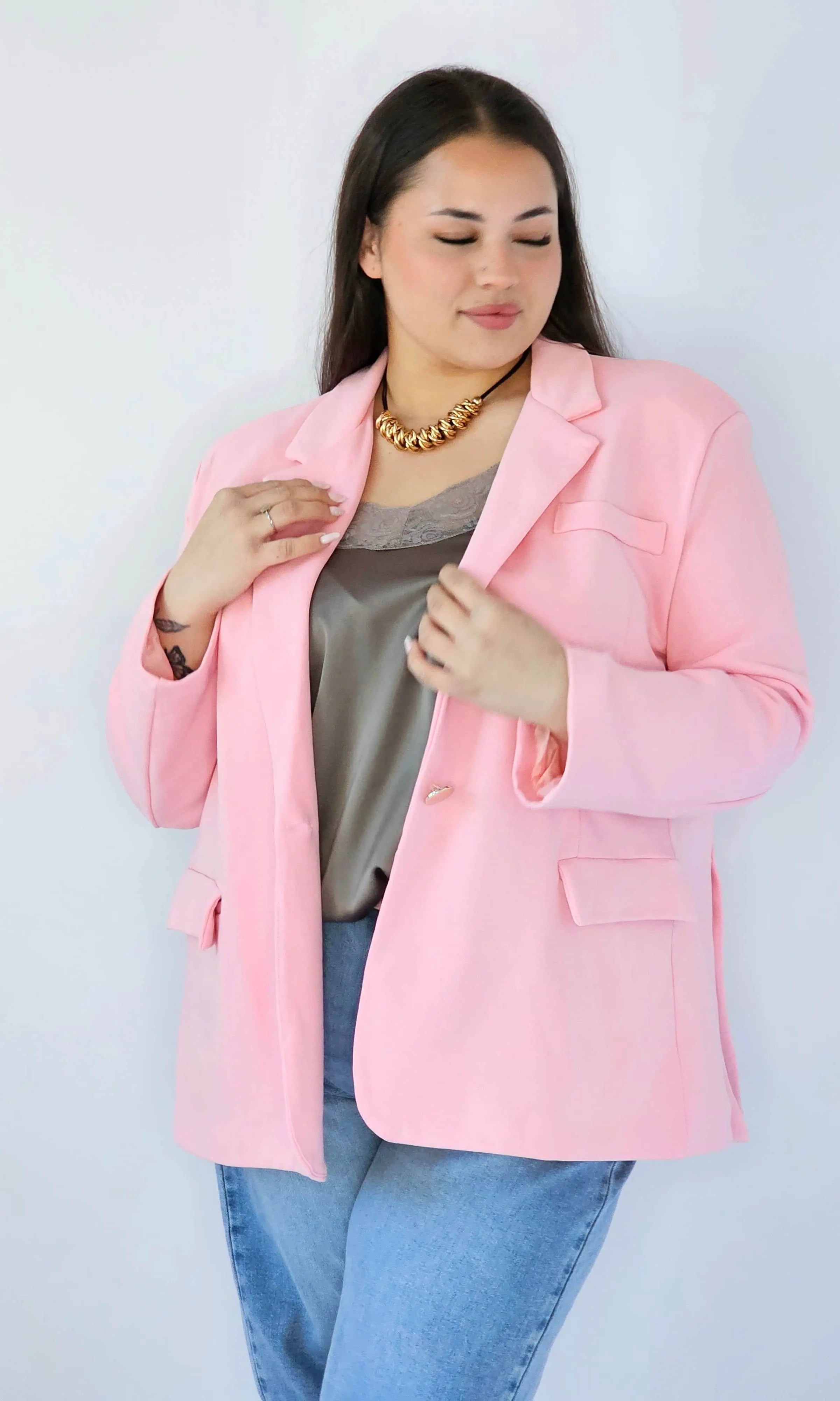 Marynarka plus size – elegancki fason dla kobiet XXL na każdą okazję Stylowa XL