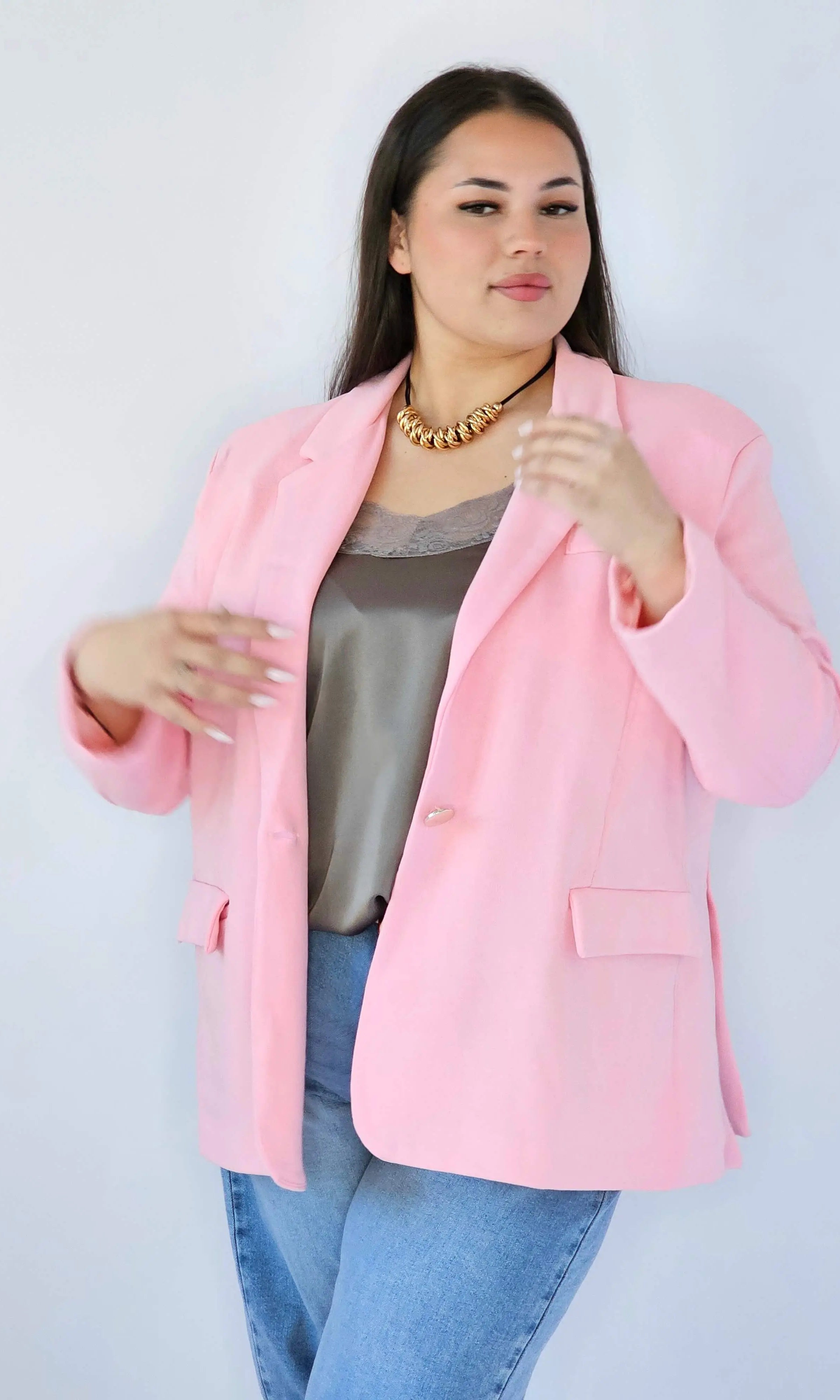 Marynarka plus size – elegancki fason dla kobiet XXL na każdą okazję Stylowa XL