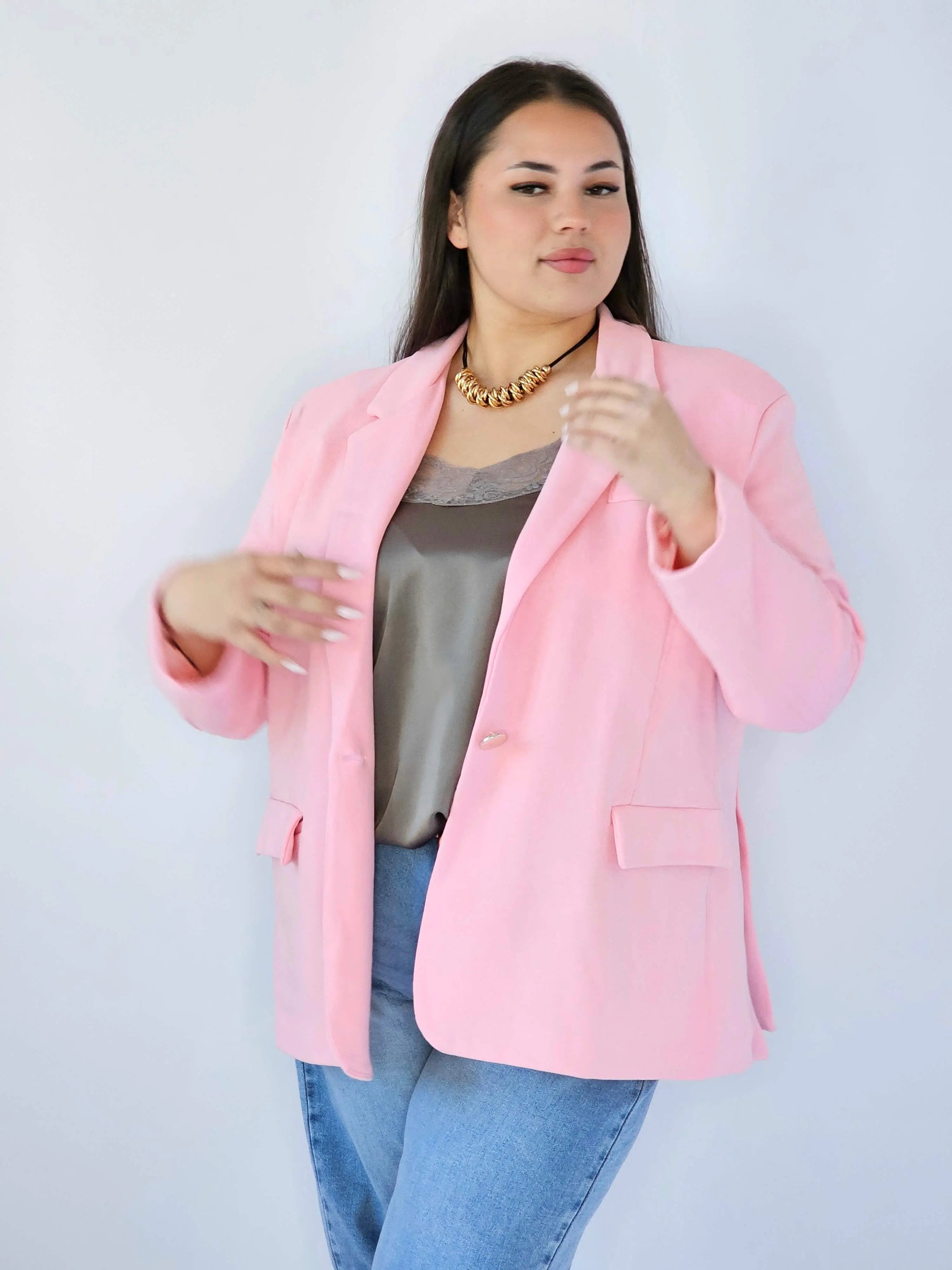 Marynarka plus size – elegancki fason dla kobiet XXL na każdą okazję Stylowa XL