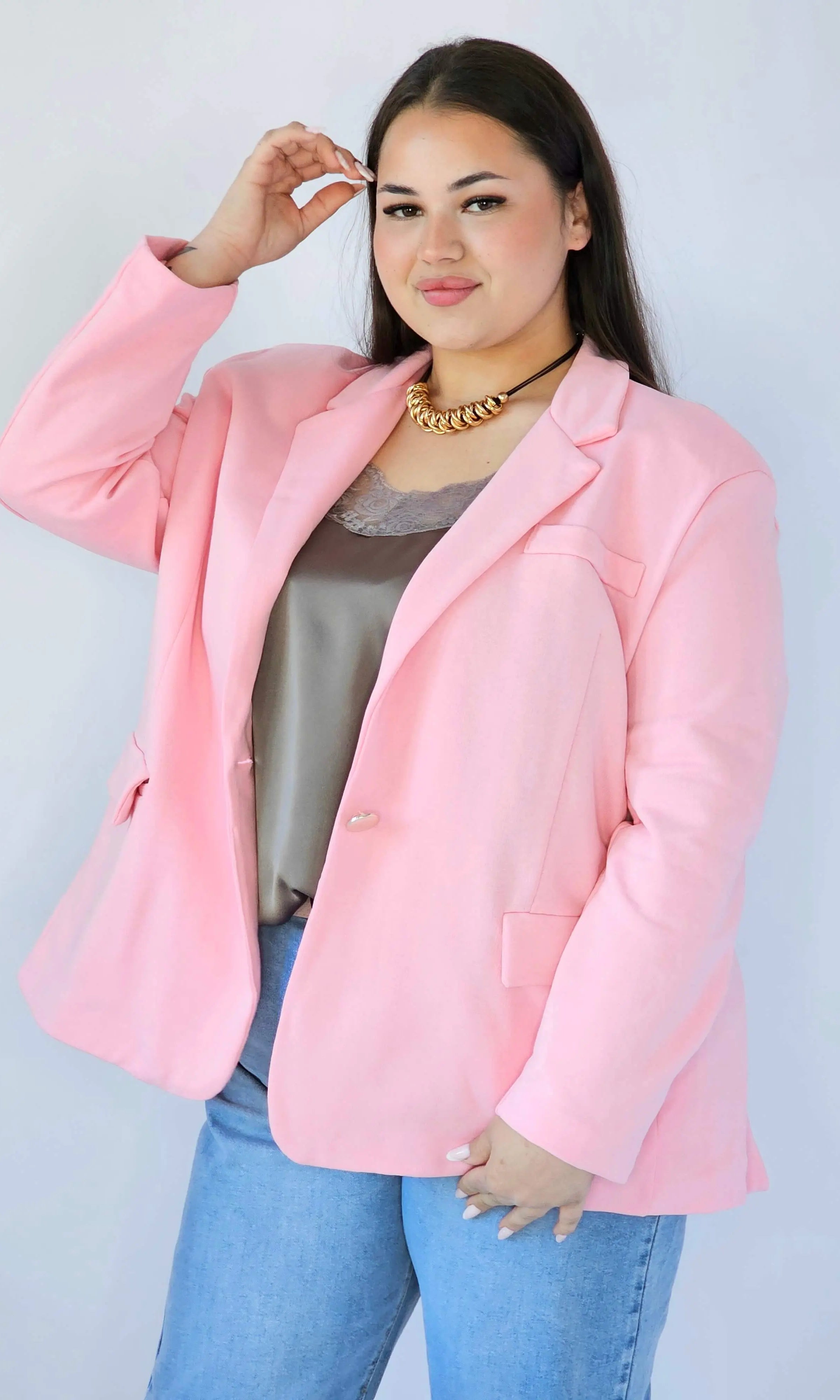 Marynarka plus size – elegancki fason dla kobiet XXL na każdą okazję Stylowa XL