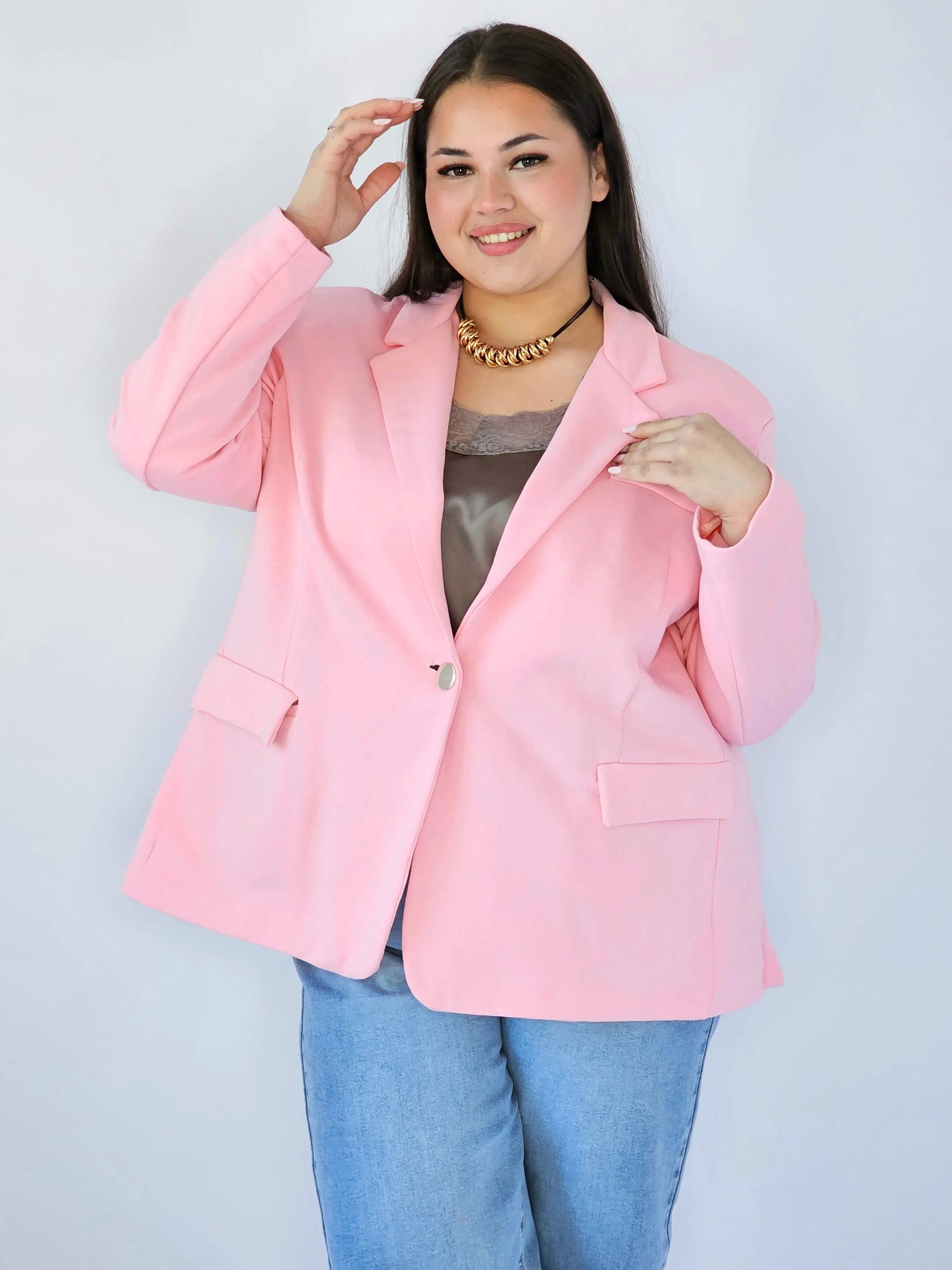 Marynarka plus size – elegancki fason dla kobiet XXL na każdą okazję Stylowa XL