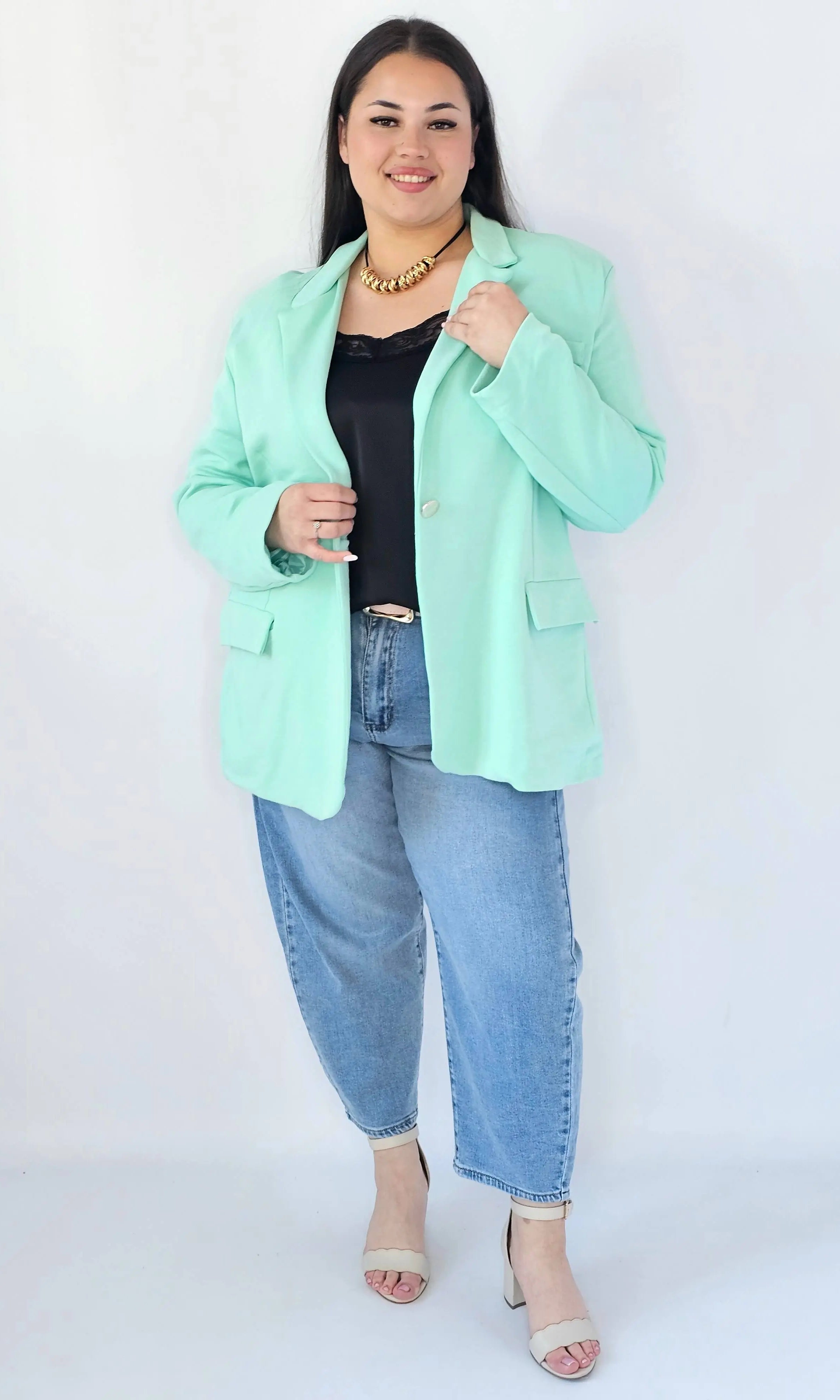 Marynarka plus size – elegancki fason dla kobiet XXL na każdą okazję Stylowa XL