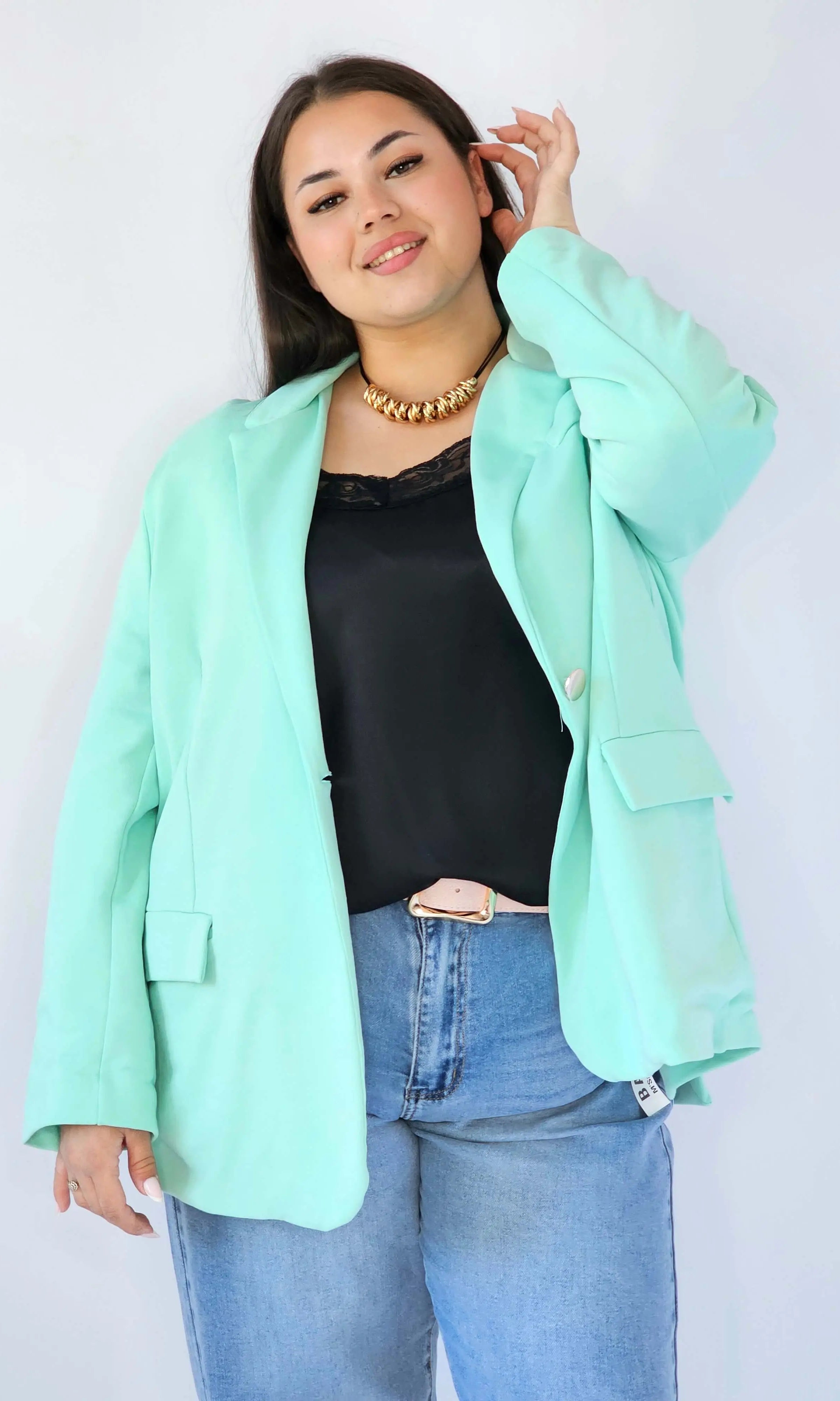 Marynarka plus size – elegancki fason dla kobiet XXL na każdą okazję Stylowa XL