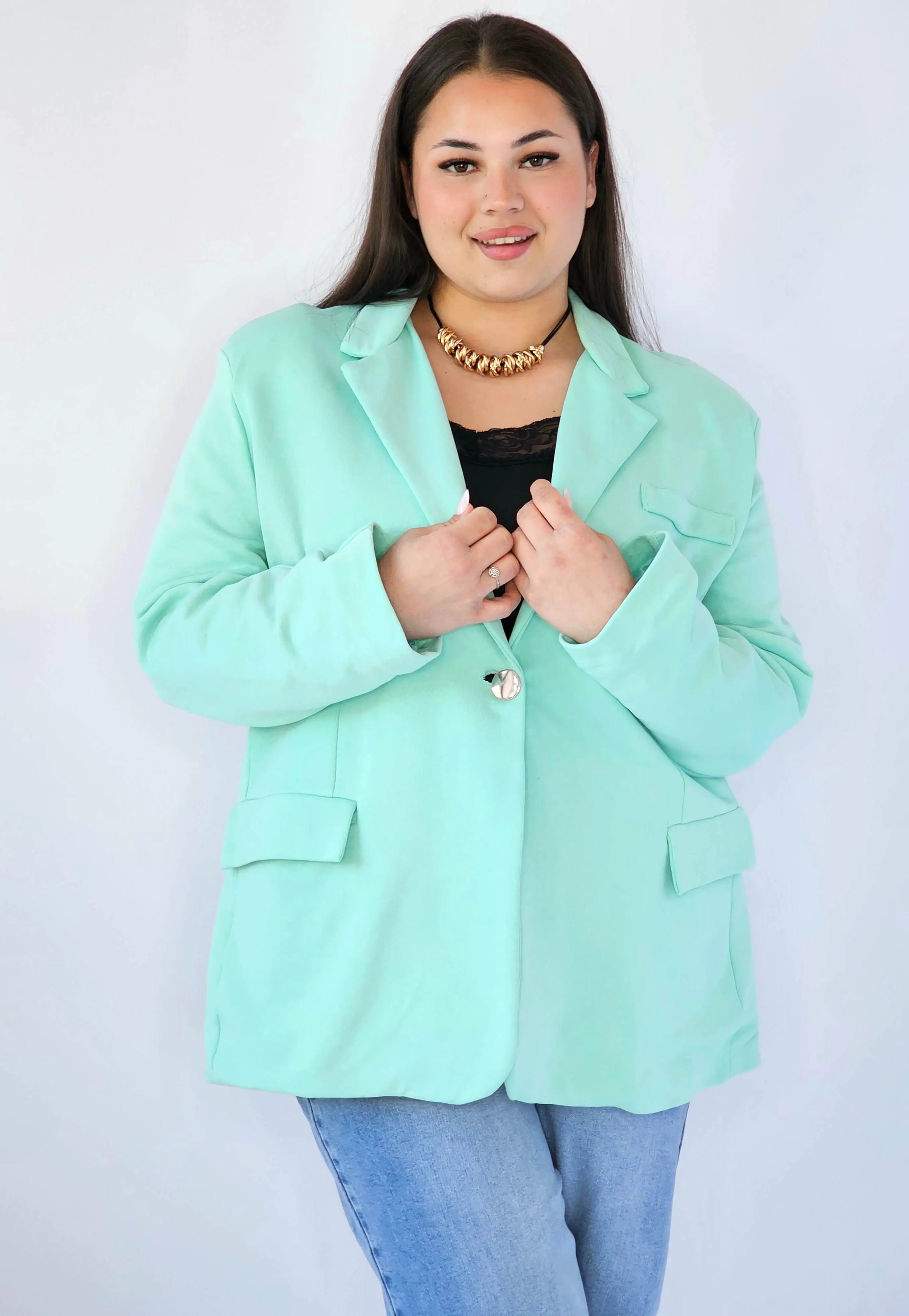Marynarka plus size – elegancki fason dla kobiet XXL na każdą okazję Stylowa XL