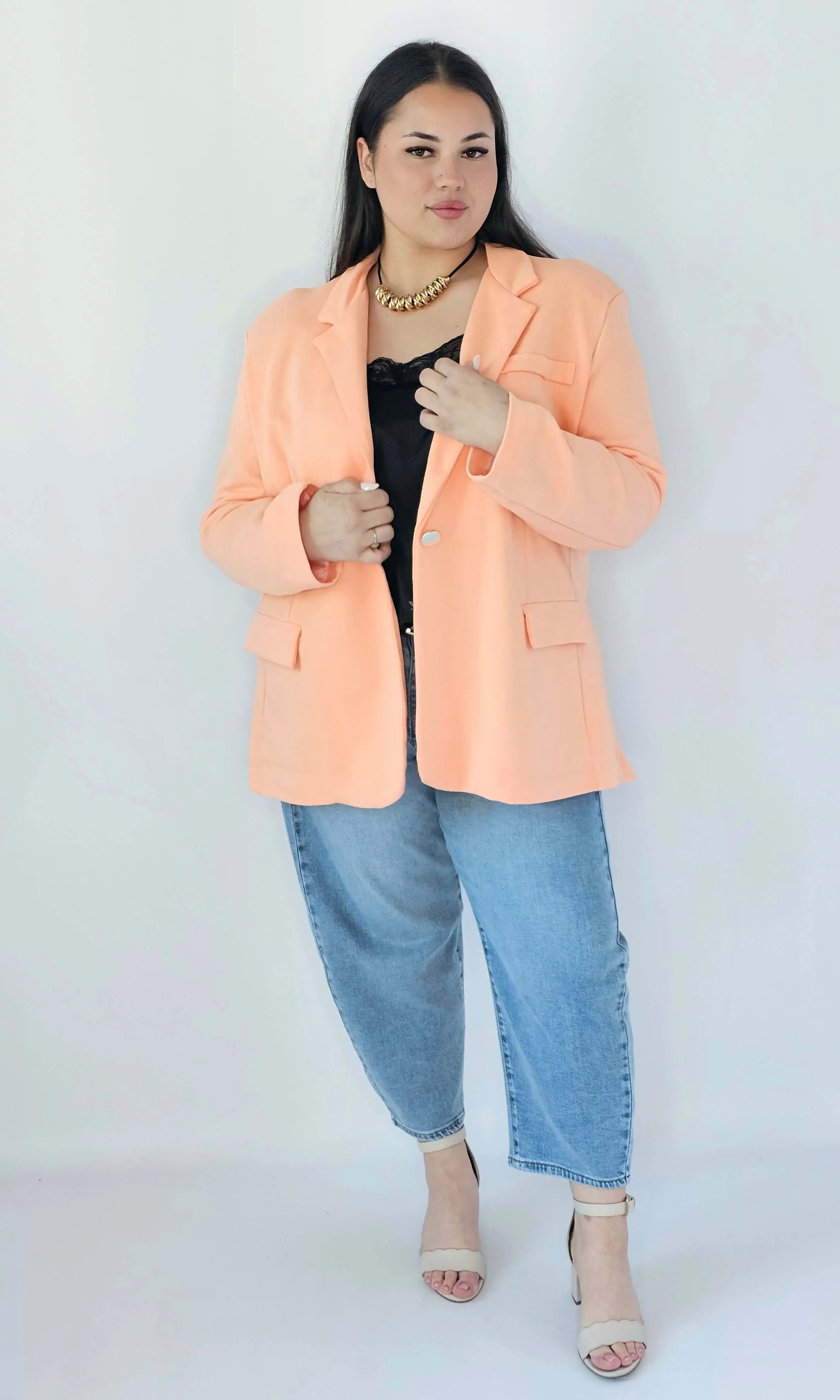 Marynarka plus size – elegancki fason dla kobiet XXL na każdą okazję Stylowa XL