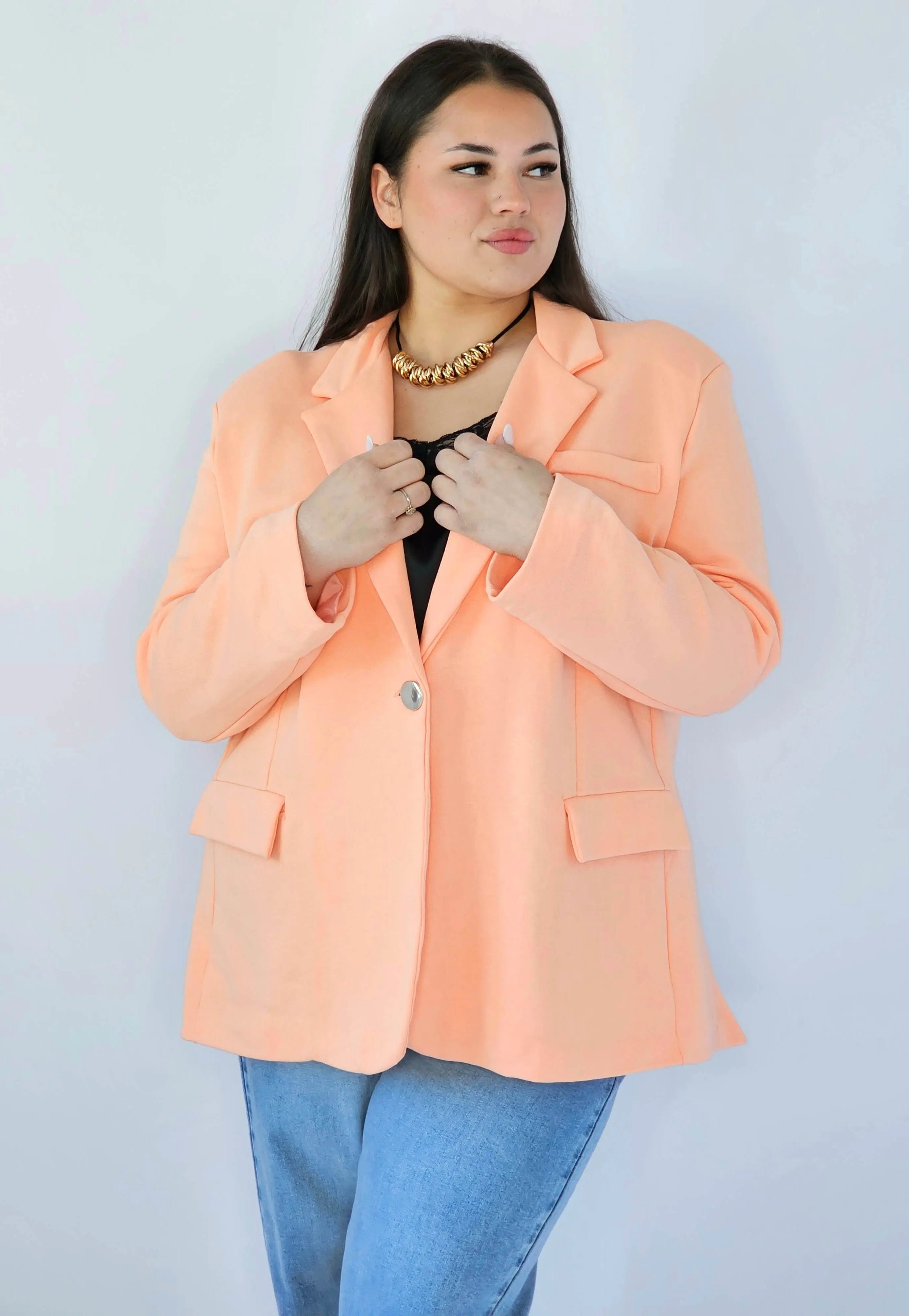 Marynarka plus size – elegancki fason dla kobiet XXL na każdą okazję Stylowa XL