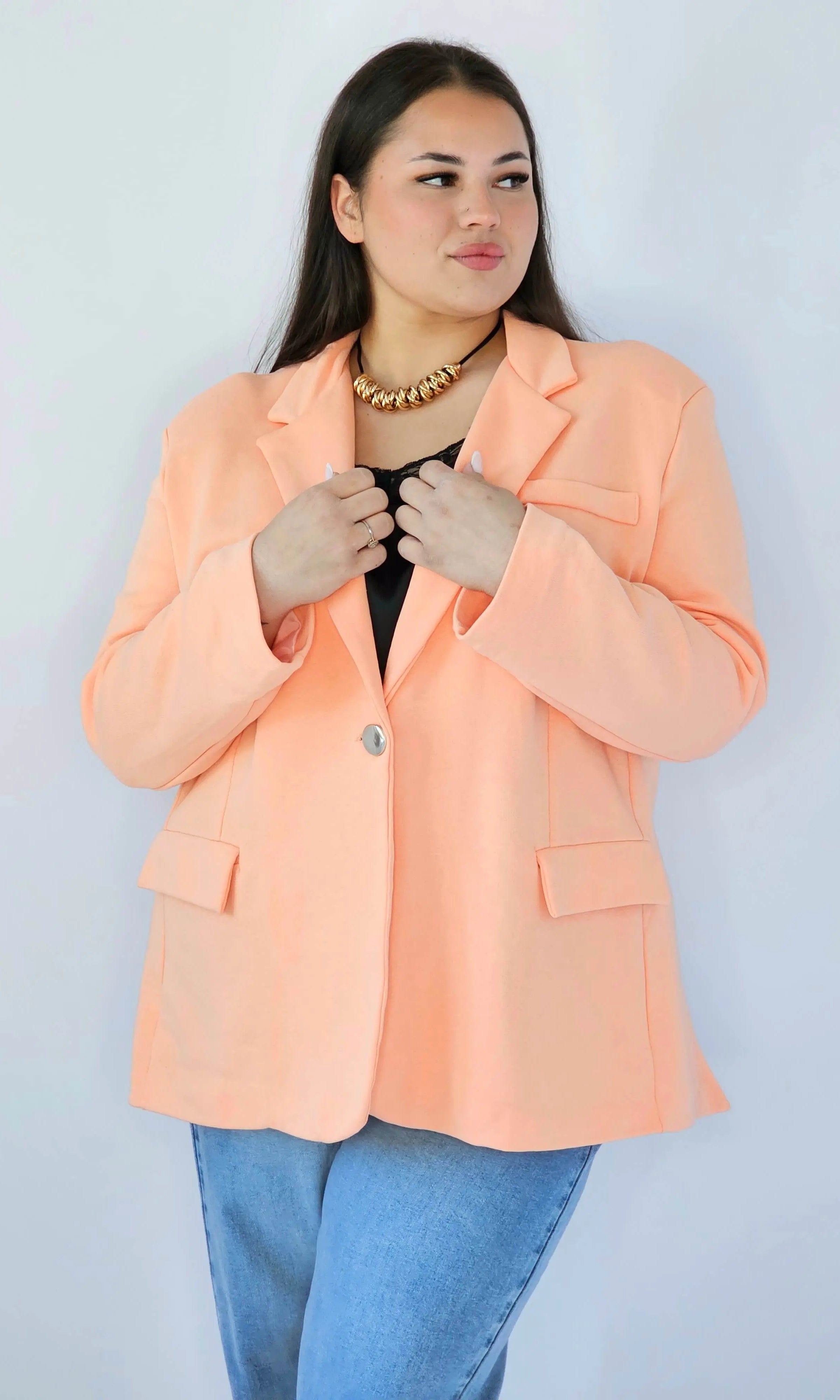 Marynarka plus size – elegancki fason dla kobiet XXL na każdą okazję Stylowa XL
