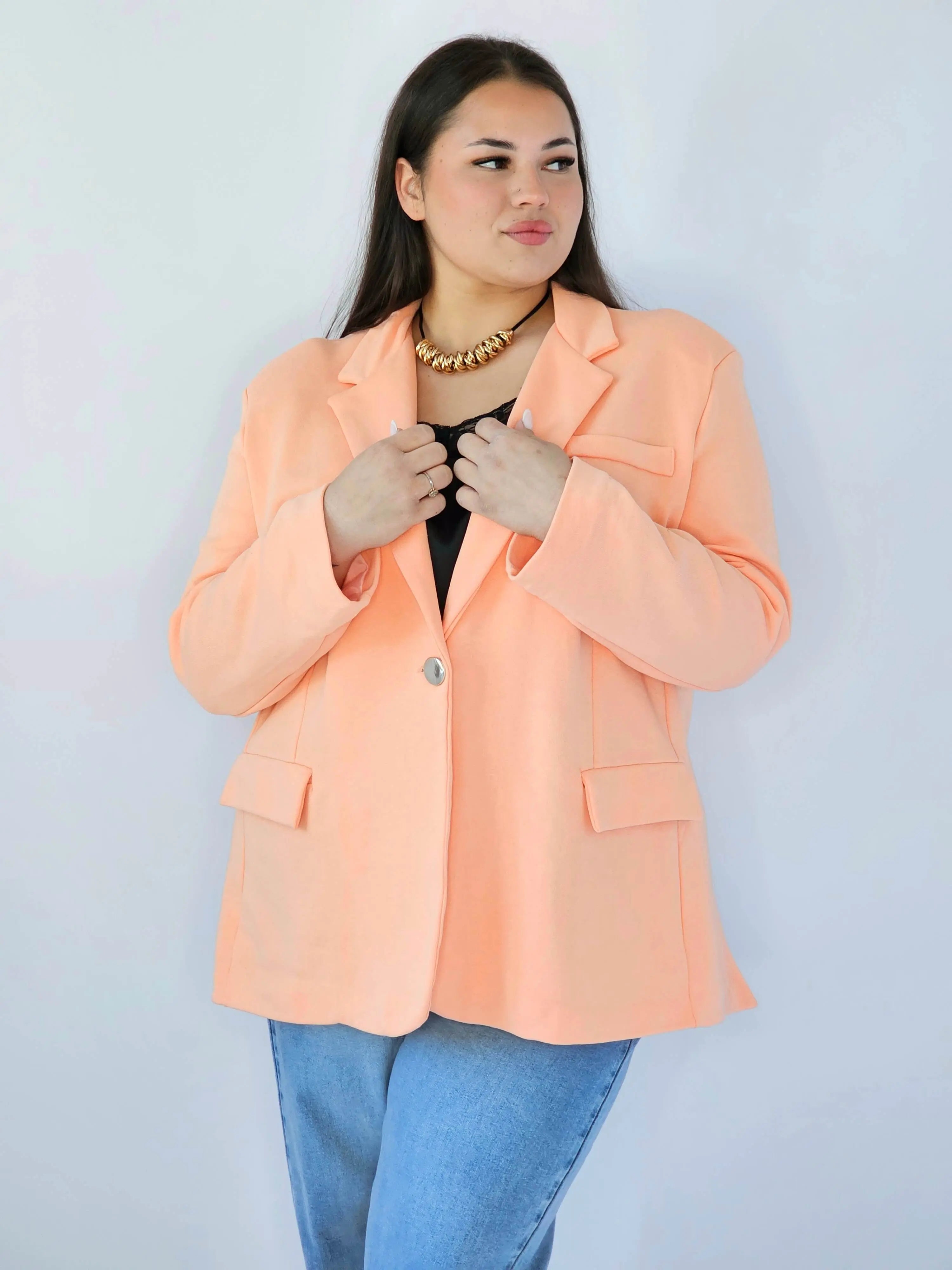 Marynarka plus size – elegancki fason dla kobiet XXL na każdą okazję Stylowa XL