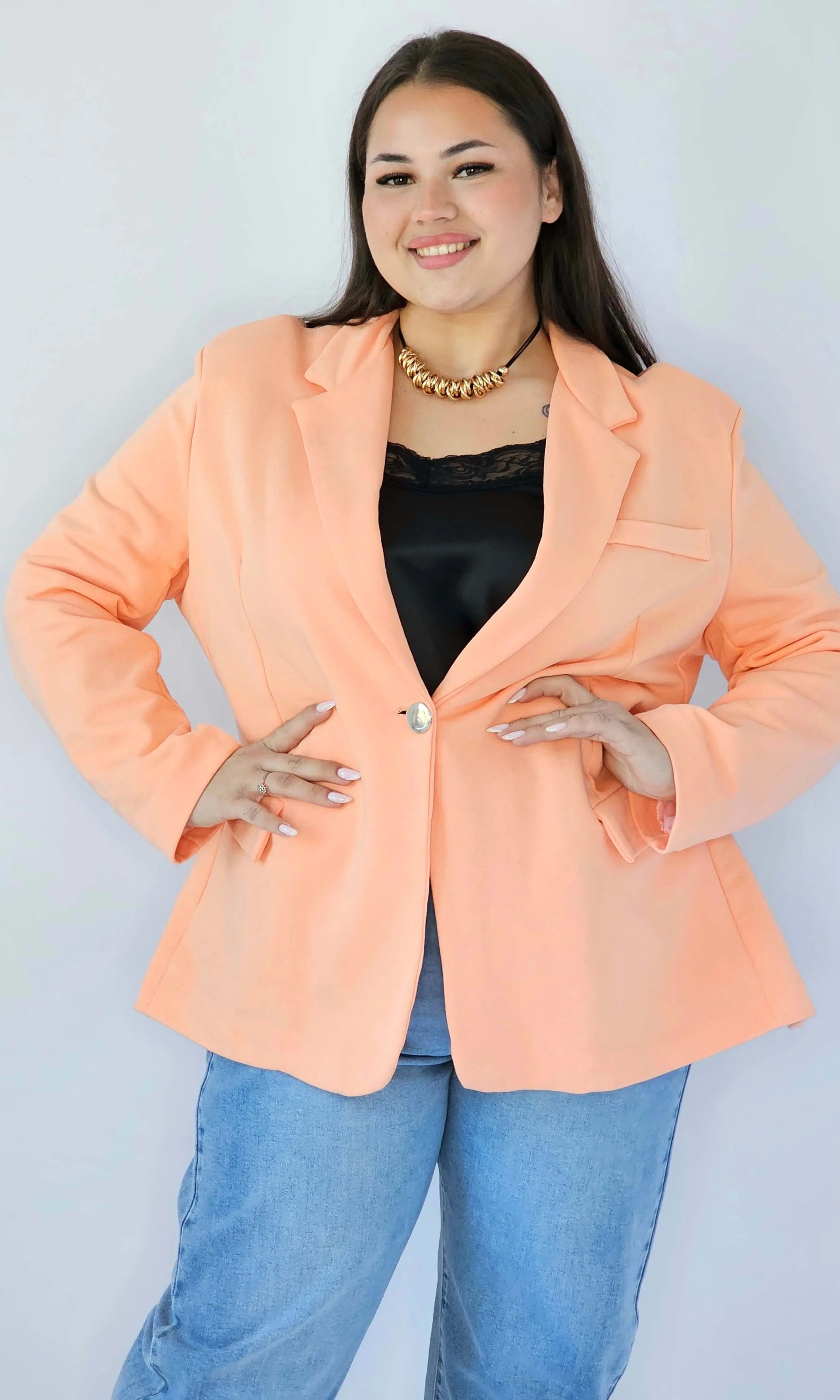 Marynarka plus size – elegancki fason dla kobiet XXL na każdą okazję Stylowa XL