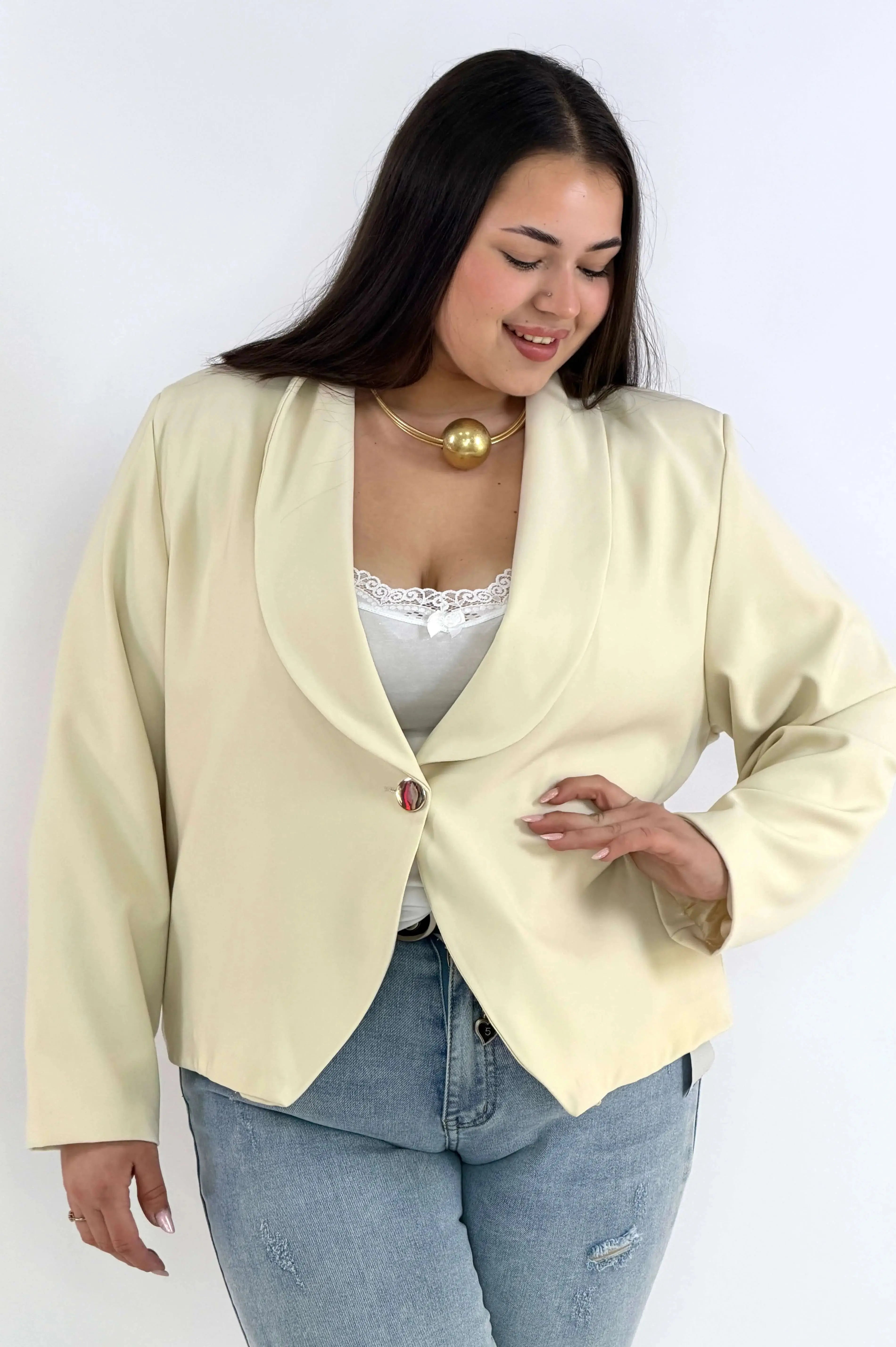 Marynarka plus size elegancka o krótkim kroju XXL Stylowa XL