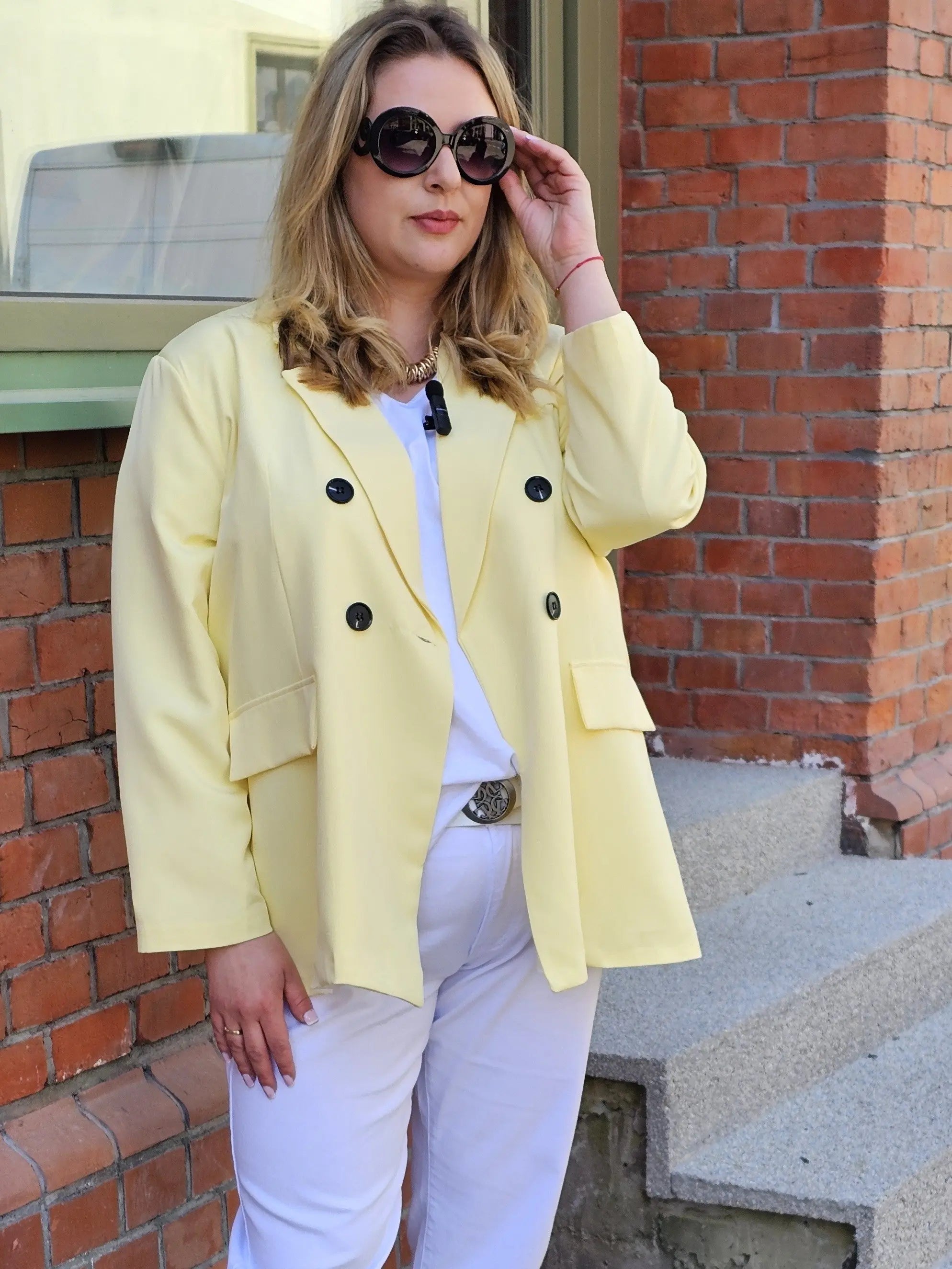 Marynarka plus size oversize – elegancki styl i nowoczesna forma XXL Stylowa XL