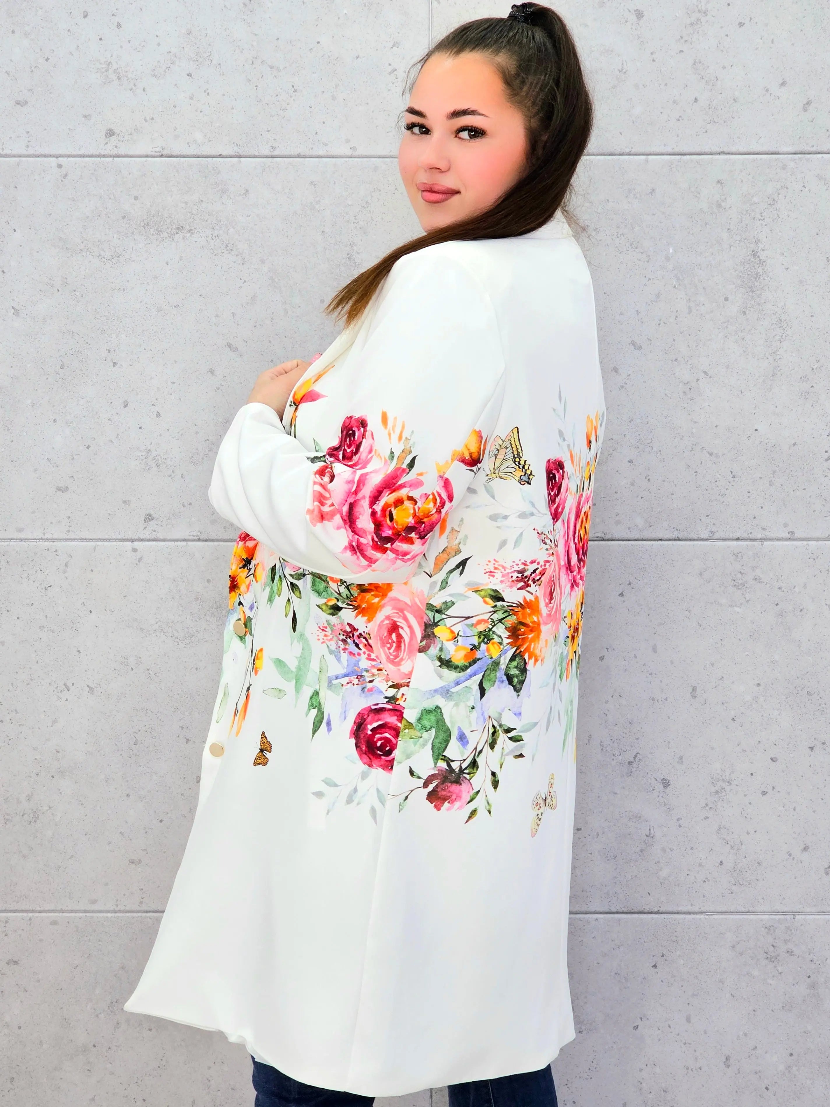 Marynarka plus size w kwiaty – elegancja dla kobiet XXL Stylowa XL