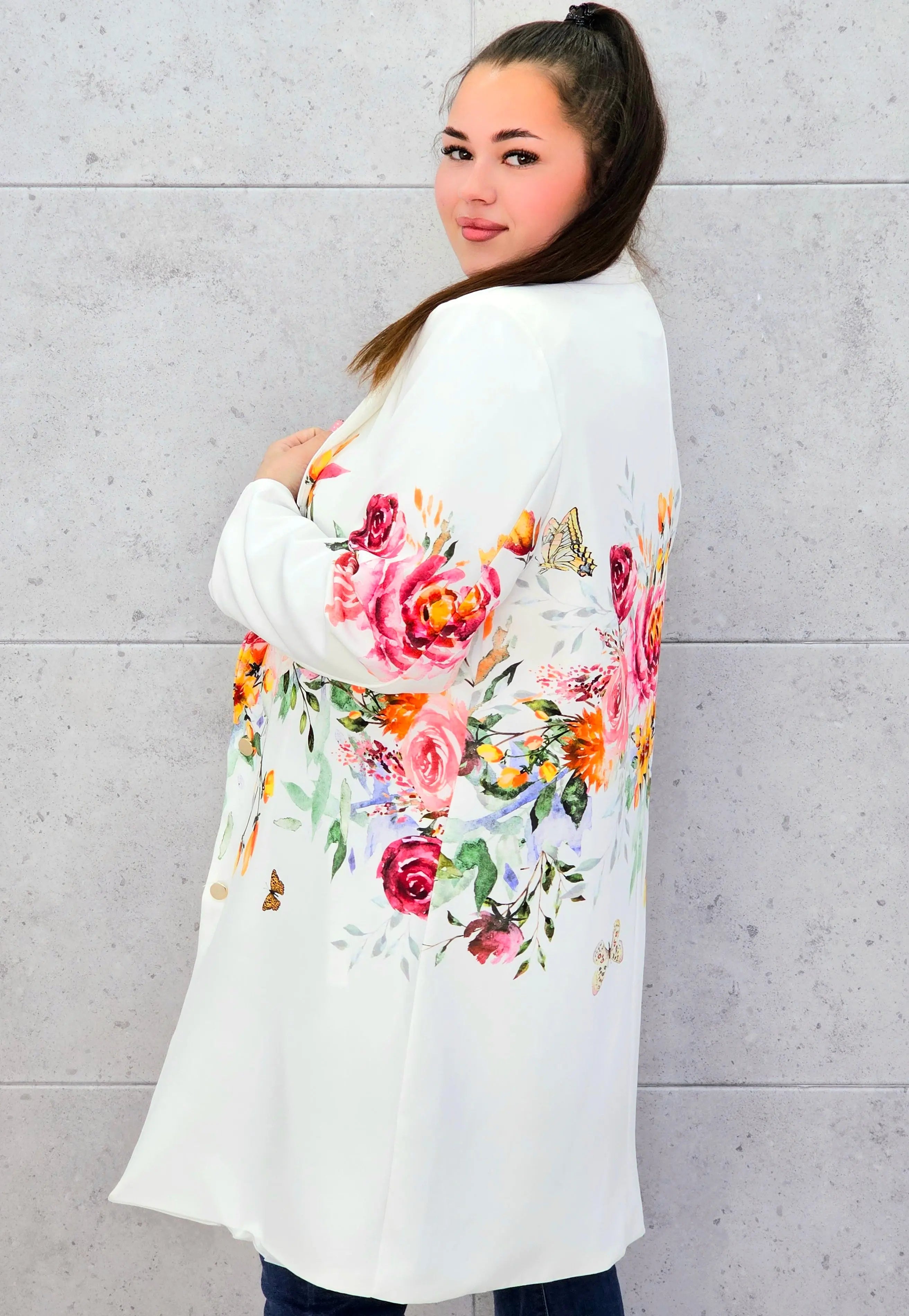 Marynarka plus size w kwiaty – elegancja dla kobiet XXL Stylowa XL
