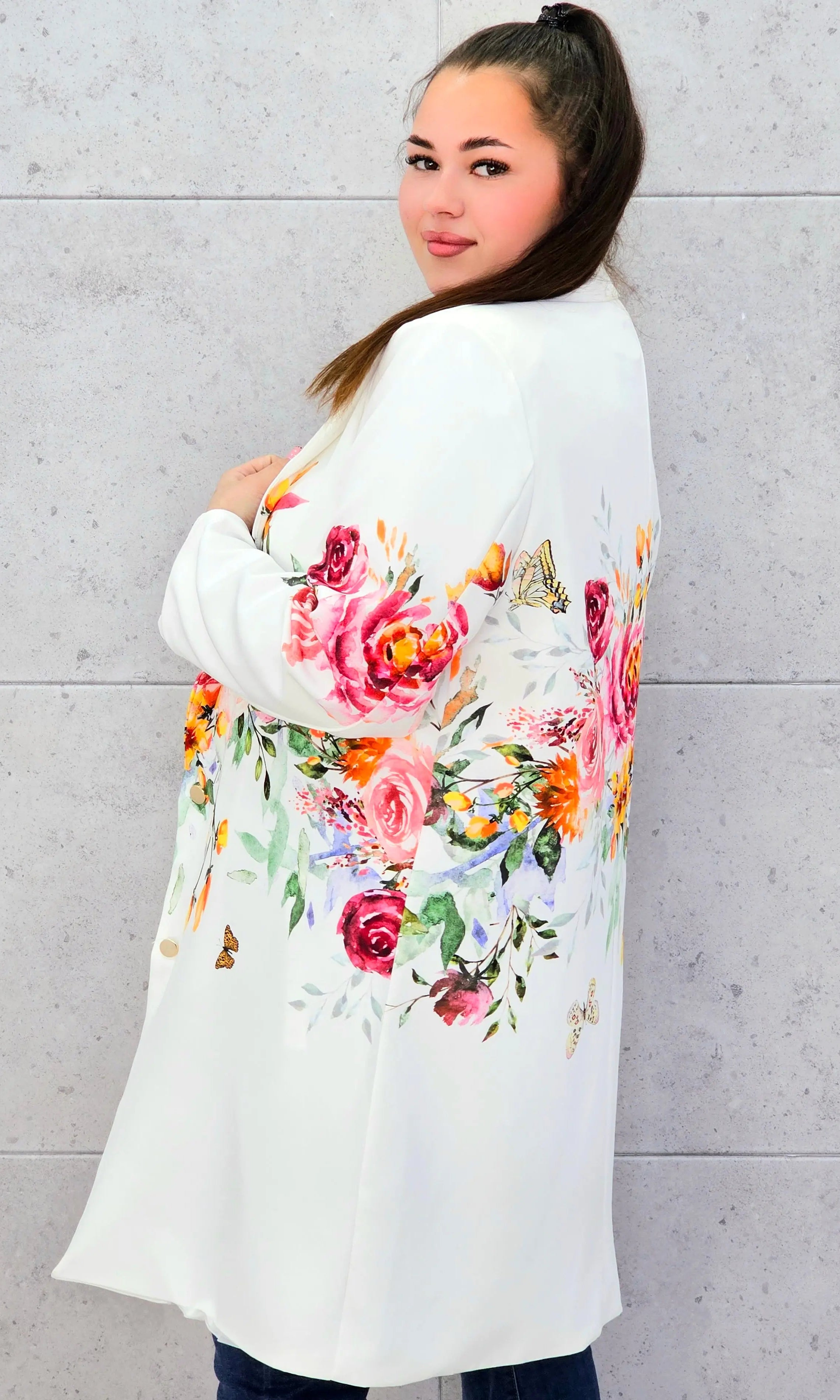 Marynarka plus size w kwiaty – elegancja dla kobiet XXL Stylowa XL