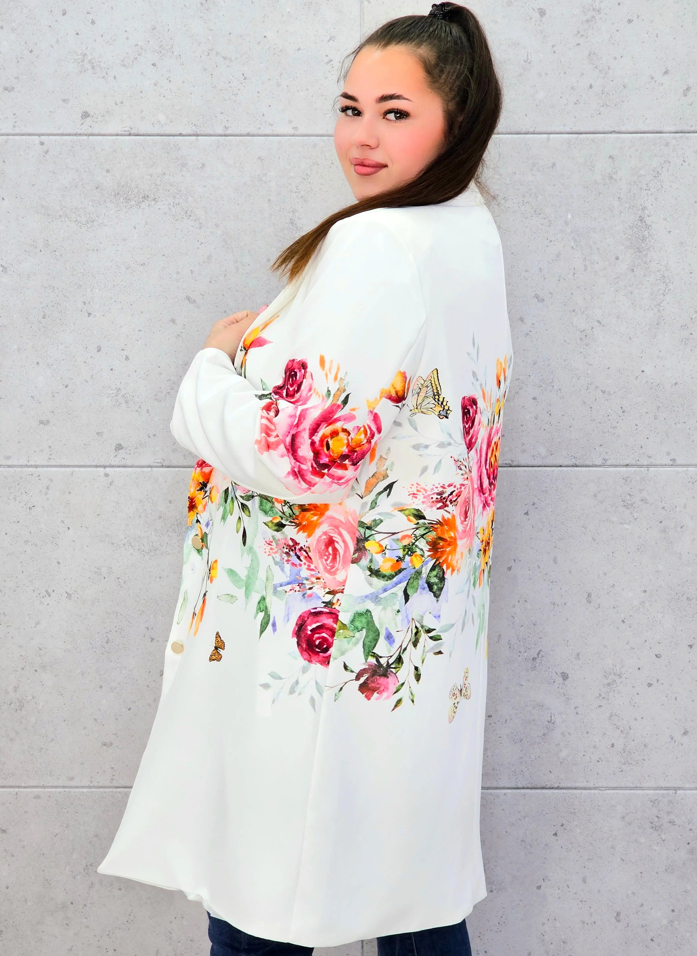 Marynarka plus size w kwiaty – elegancja dla kobiet XXL Stylowa XL