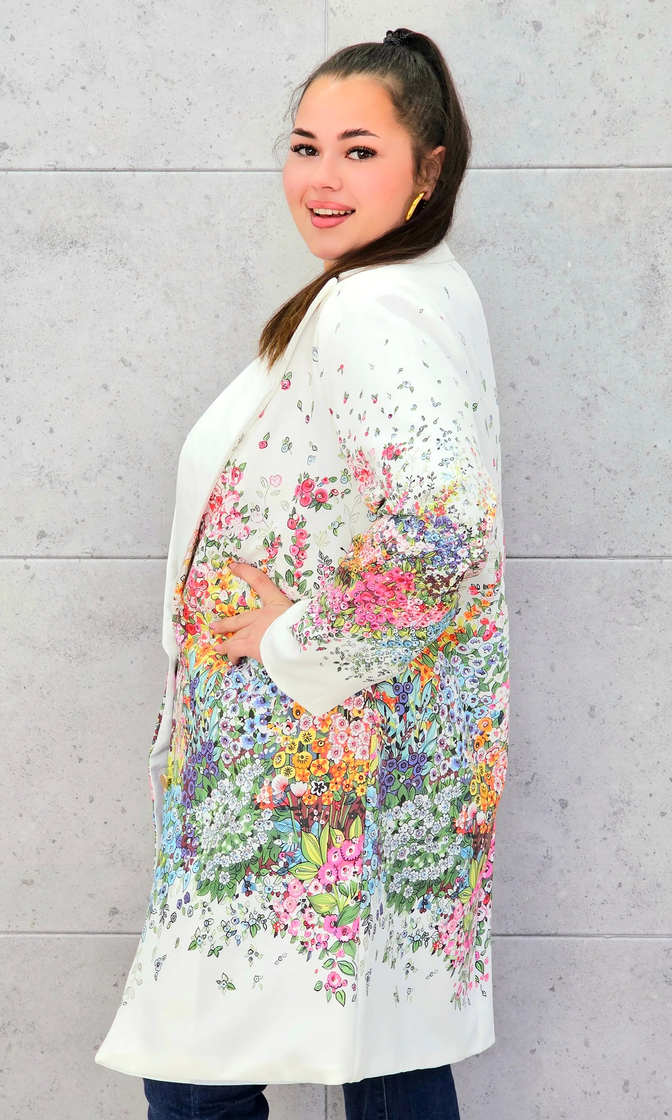 Marynarka plus size w kwiaty – elegancja dla kobiet XXL Stylowa XL
