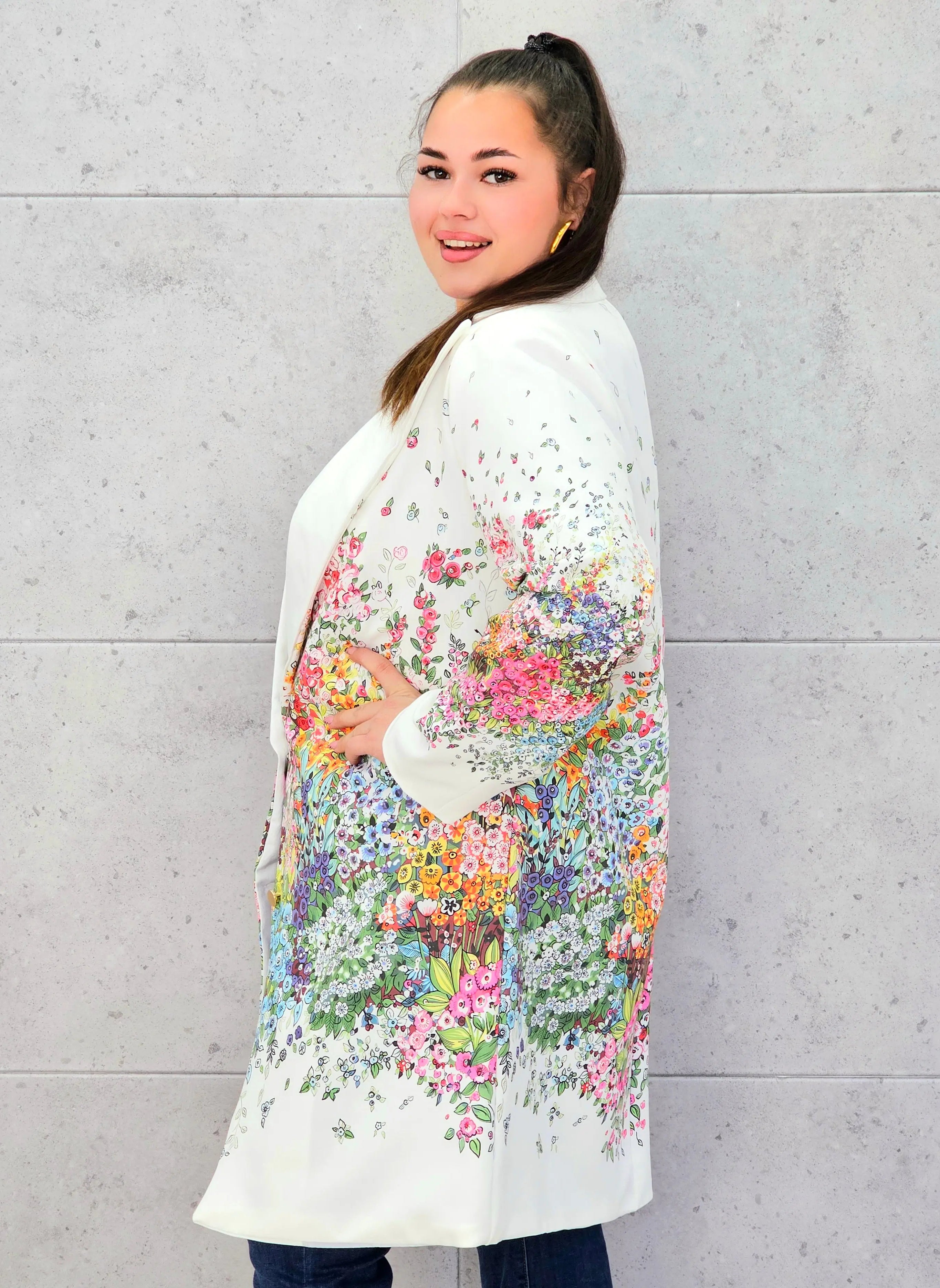 Marynarka plus size w kwiaty – elegancja dla kobiet XXL Stylowa XL
