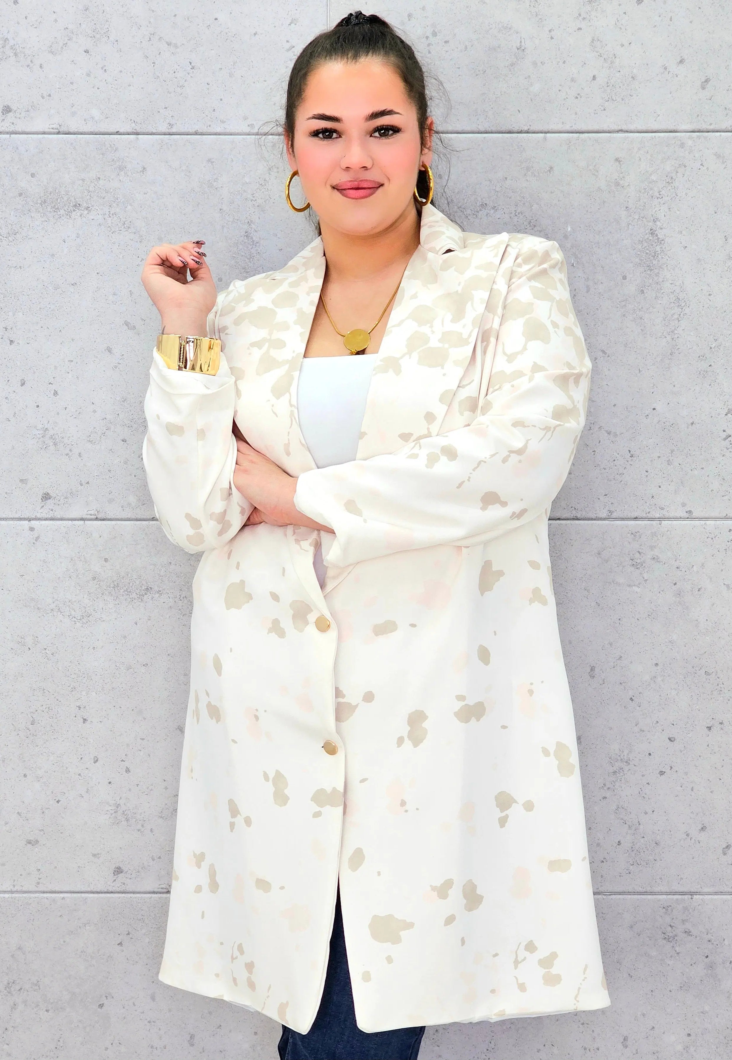 Marynarka plus size w nowoczesny wzór – elegancja, która przyciąga spojrzenia Stylowa XL
