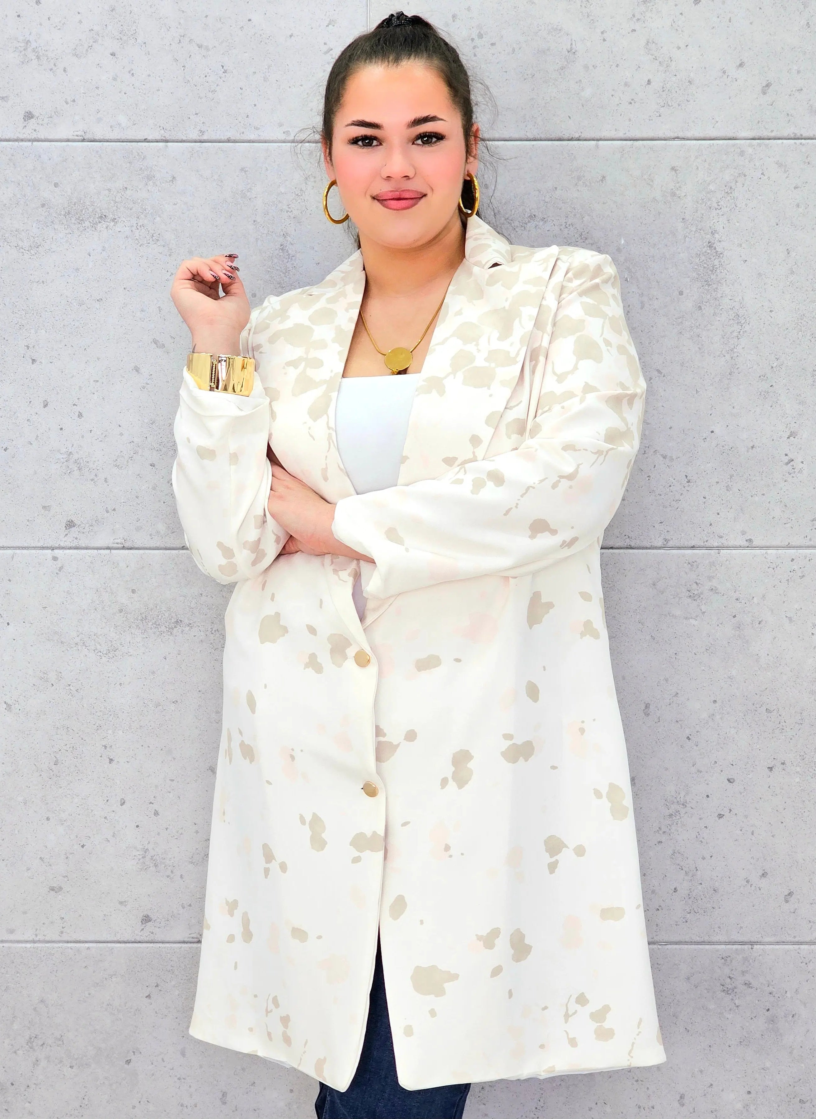 Marynarka plus size w nowoczesny wzór – elegancja, która przyciąga spojrzenia Stylowa XL