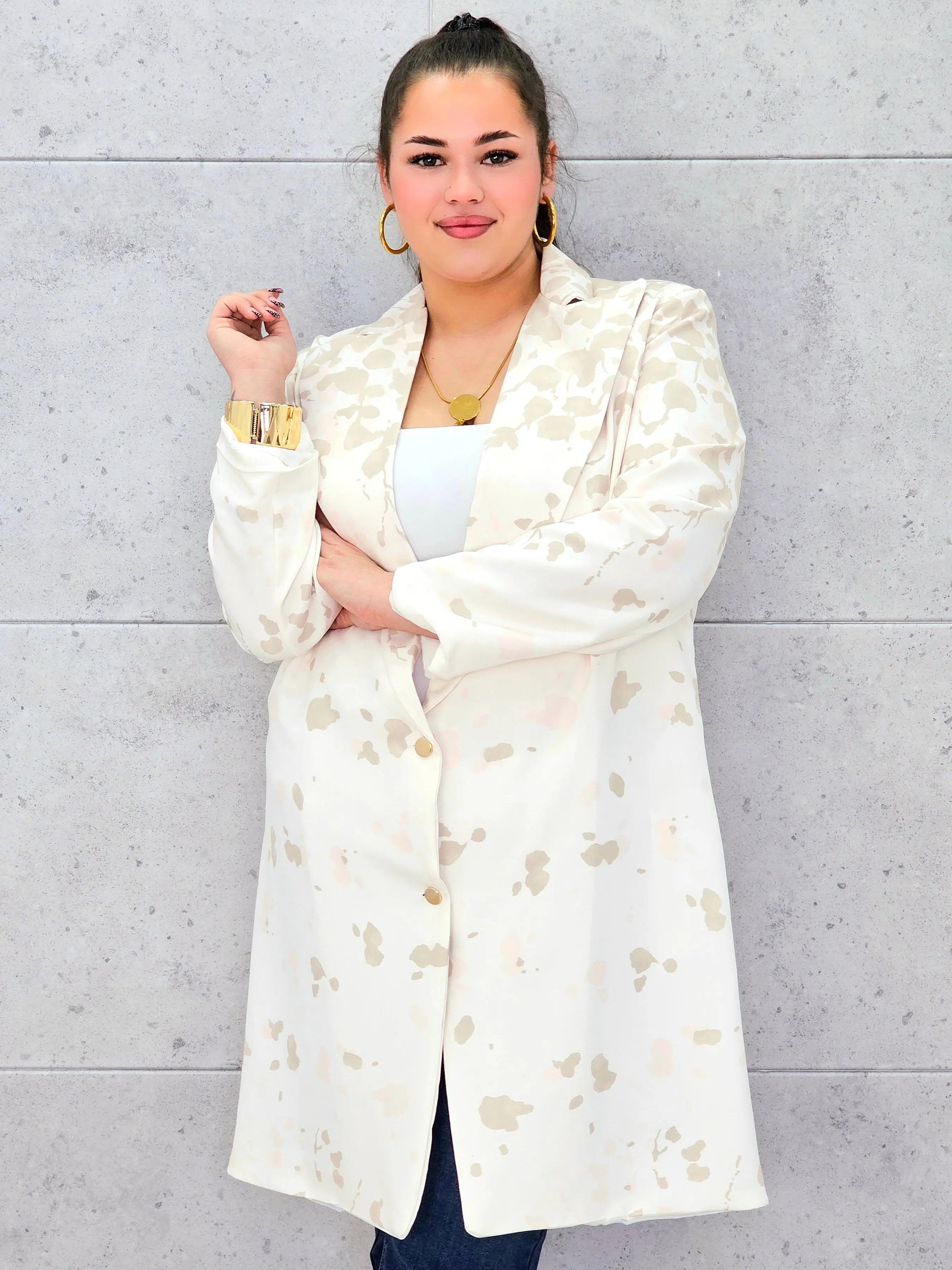 Marynarka plus size w nowoczesny wzór – elegancja, która przyciąga spojrzenia Stylowa XL