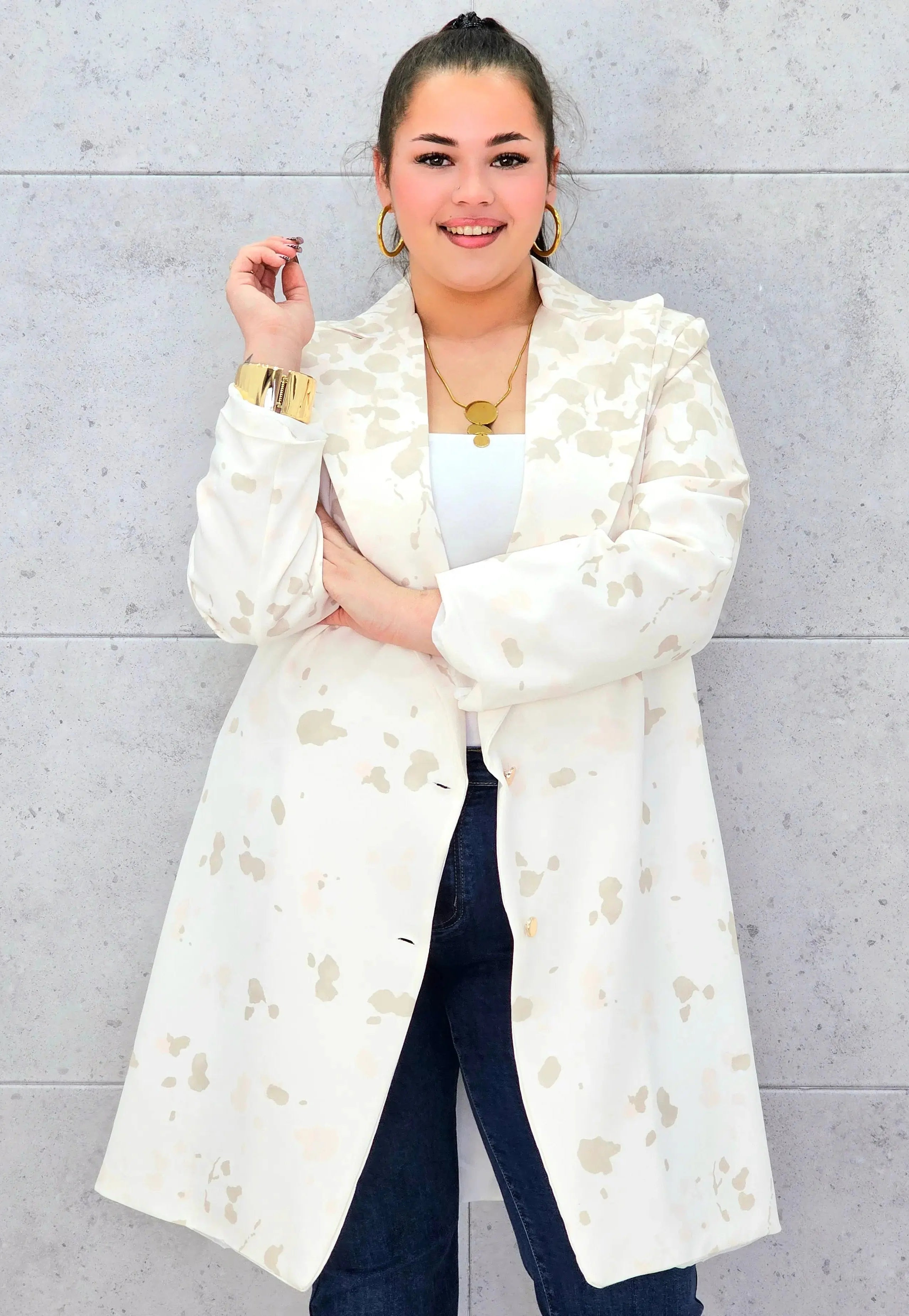 Marynarka plus size w nowoczesny wzór – elegancja, która przyciąga spojrzenia Stylowa XL