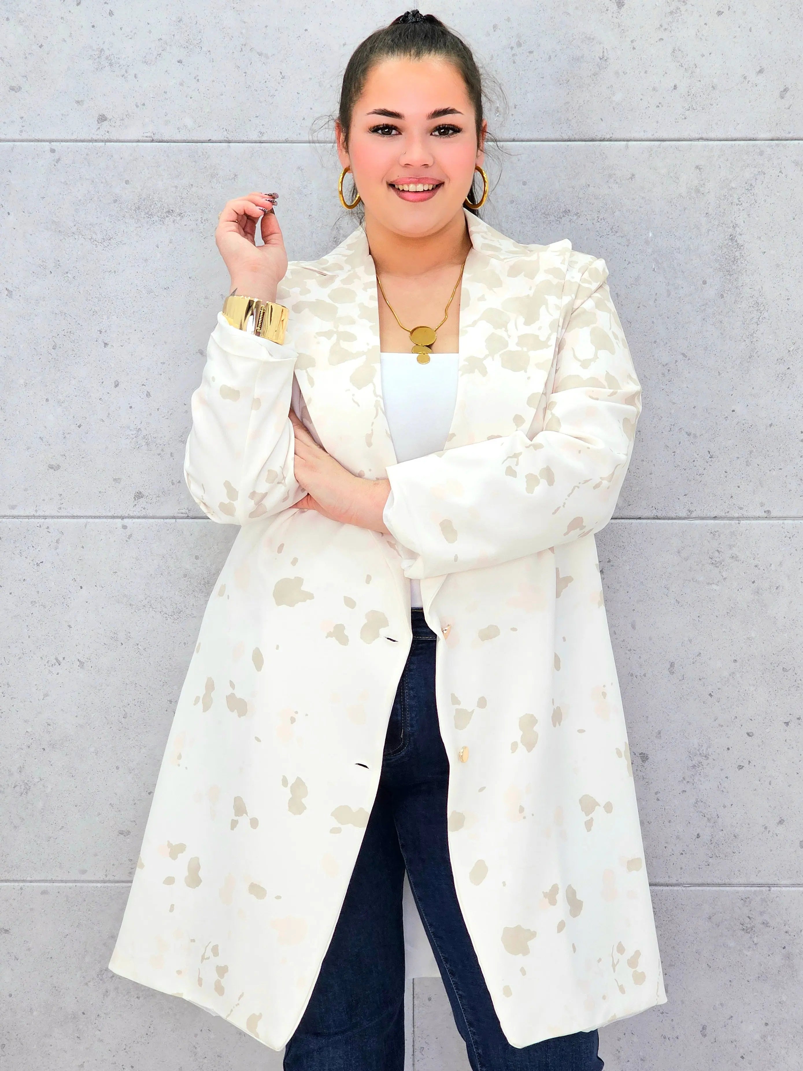 Marynarka plus size w nowoczesny wzór – elegancja, która przyciąga spojrzenia Stylowa XL