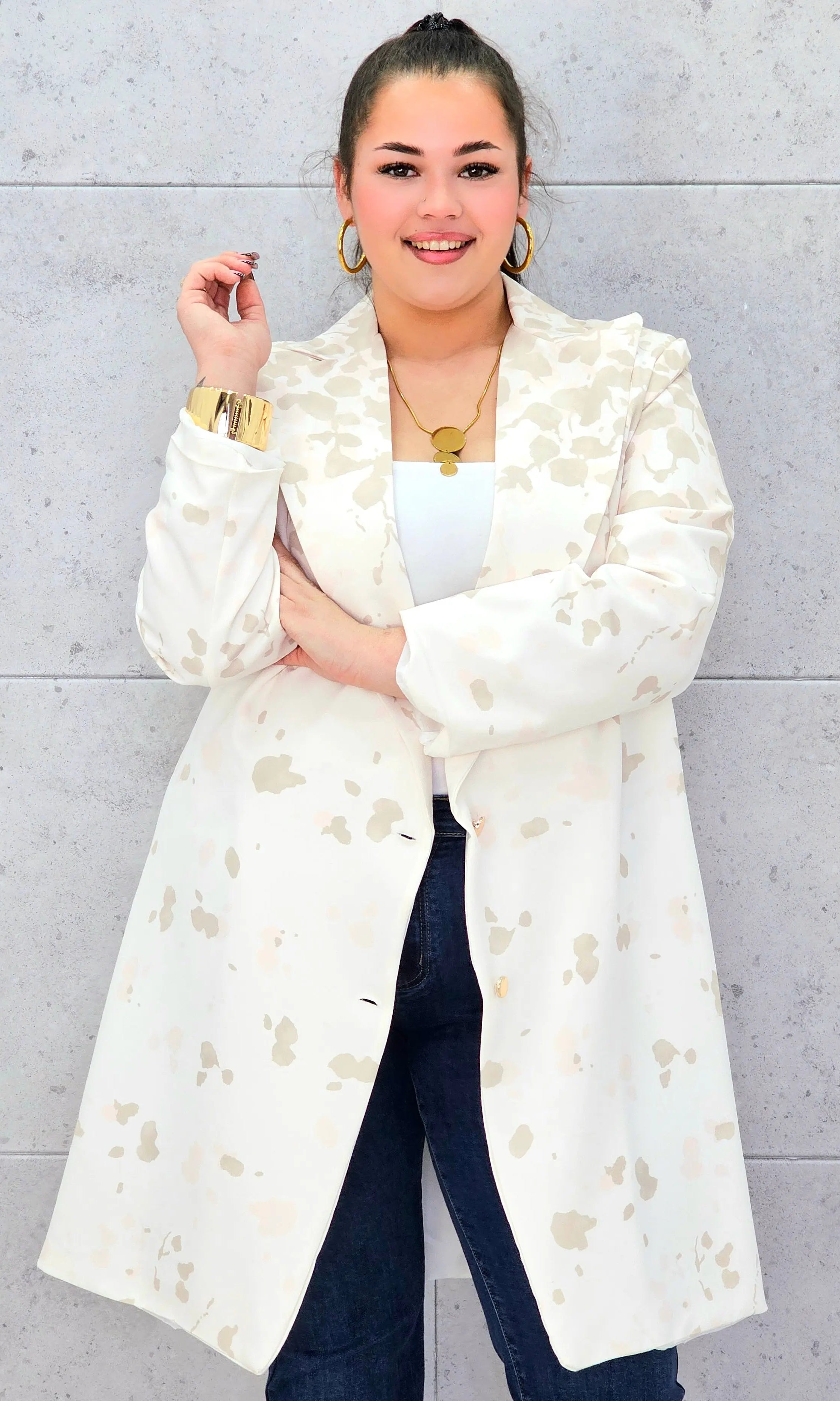 Marynarka plus size w nowoczesny wzór – elegancja, która przyciąga spojrzenia Stylowa XL