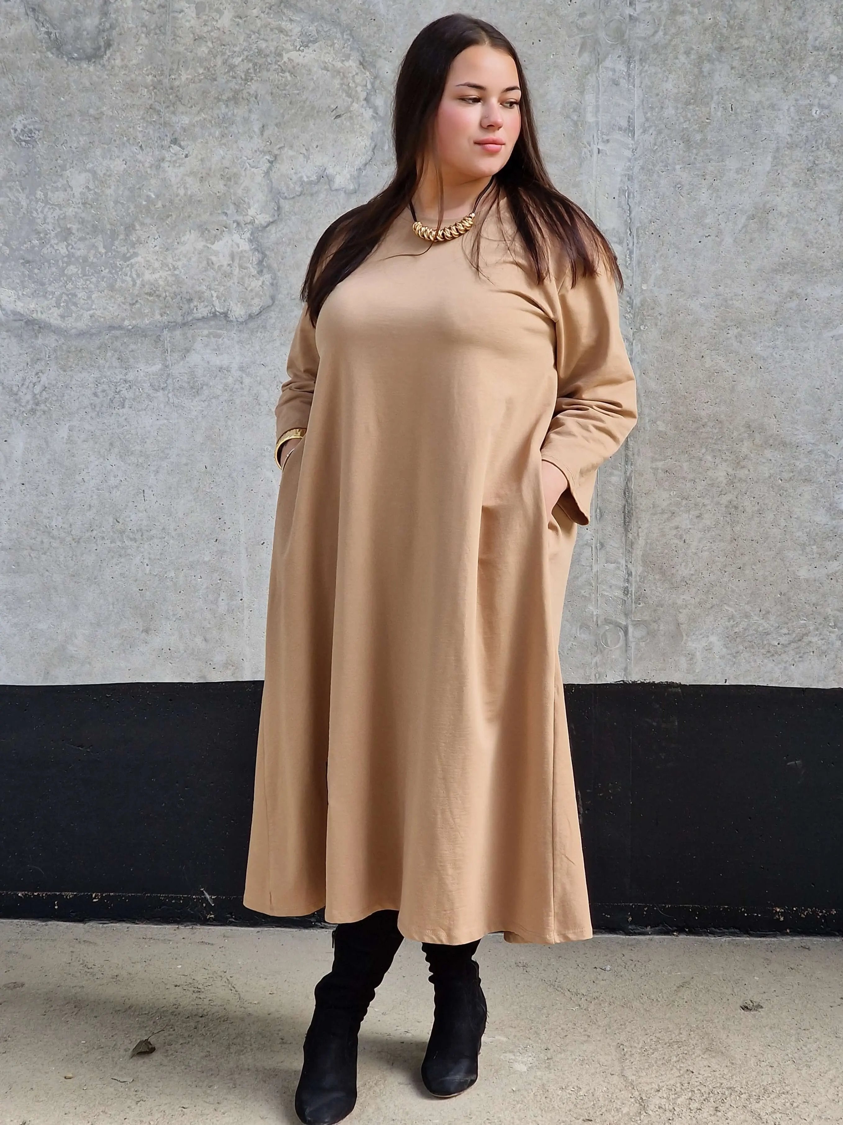 Minimalistyczna Sukienka o Luźnym Kroju Stylowa XL