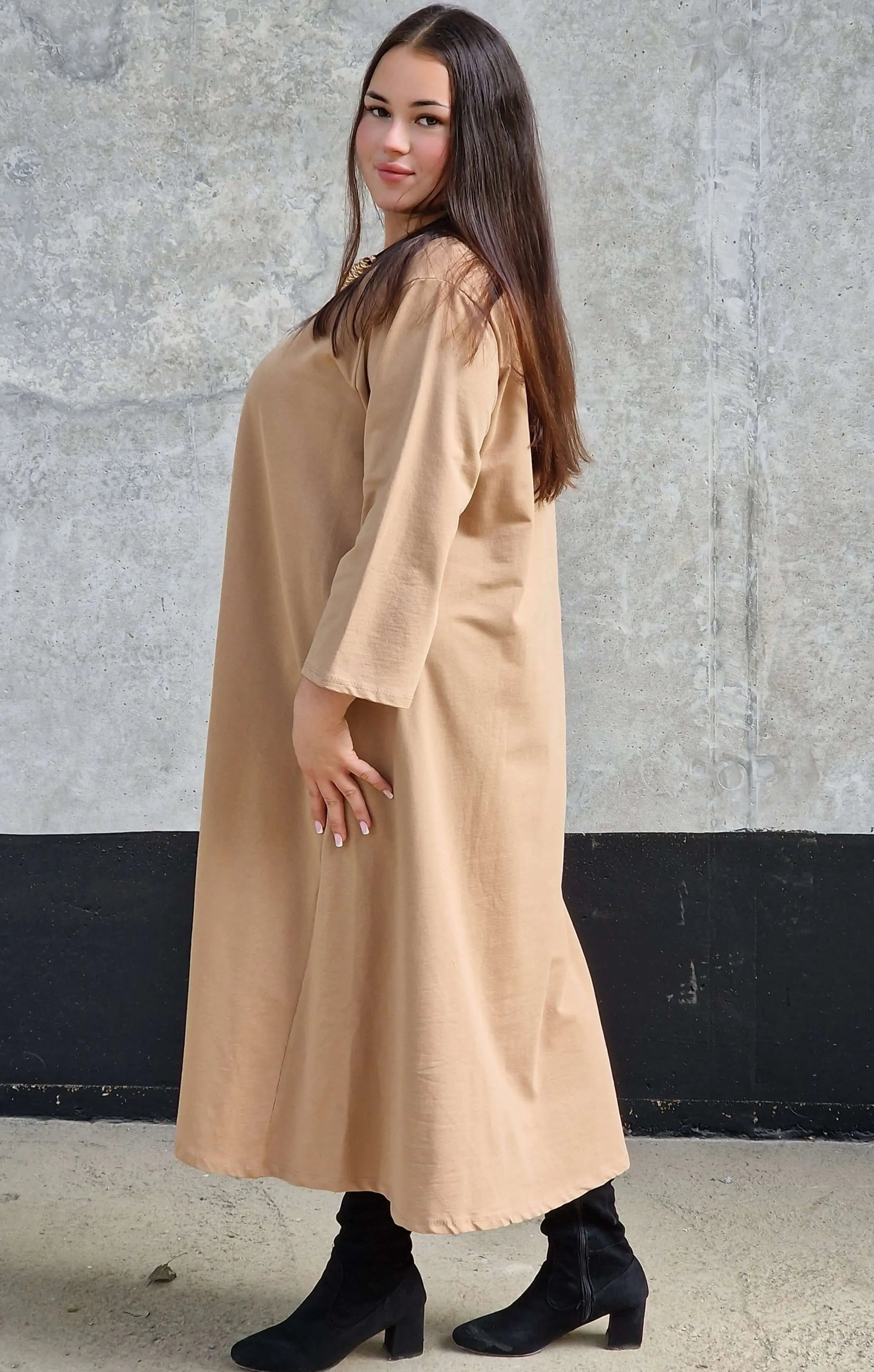 Minimalistyczna Sukienka o Luźnym Kroju Stylowa XL