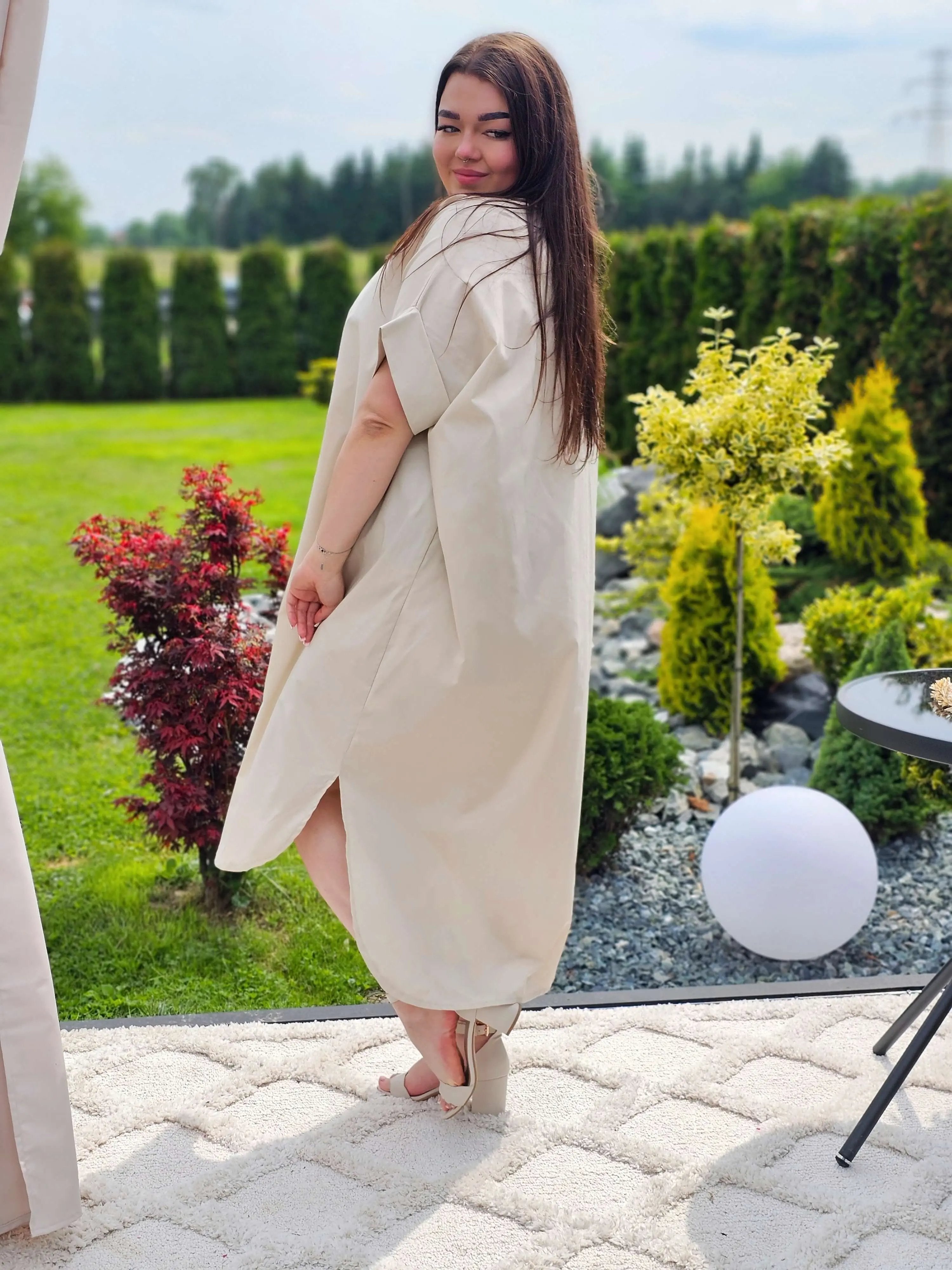 Minimalistyczna sukienka koszulowa z bawełny Stylowa XL