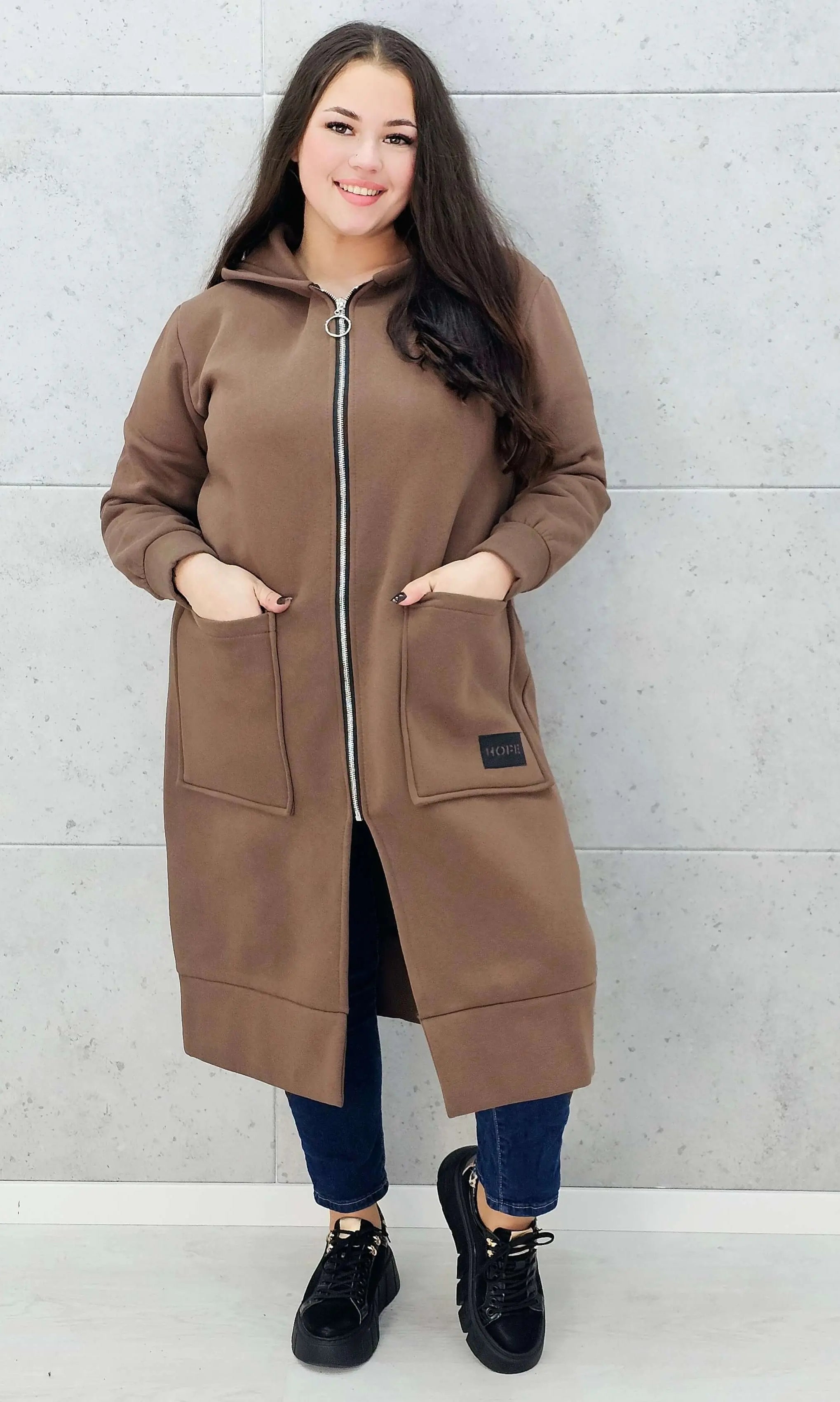 bluza plus size czarna z zamkiem i kieszeniami przód