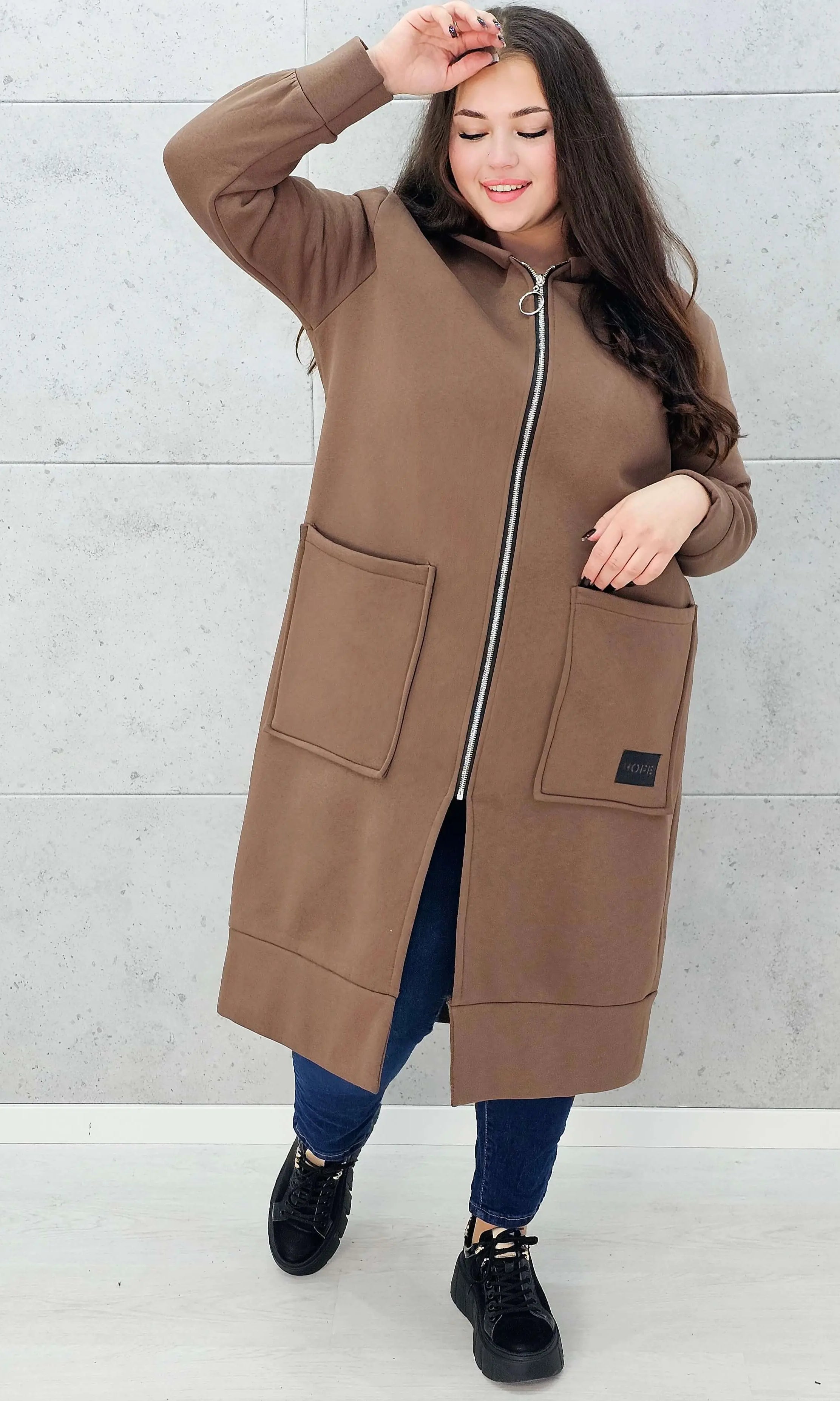 bluza plus size brąz z zamkiem i kieszeniami