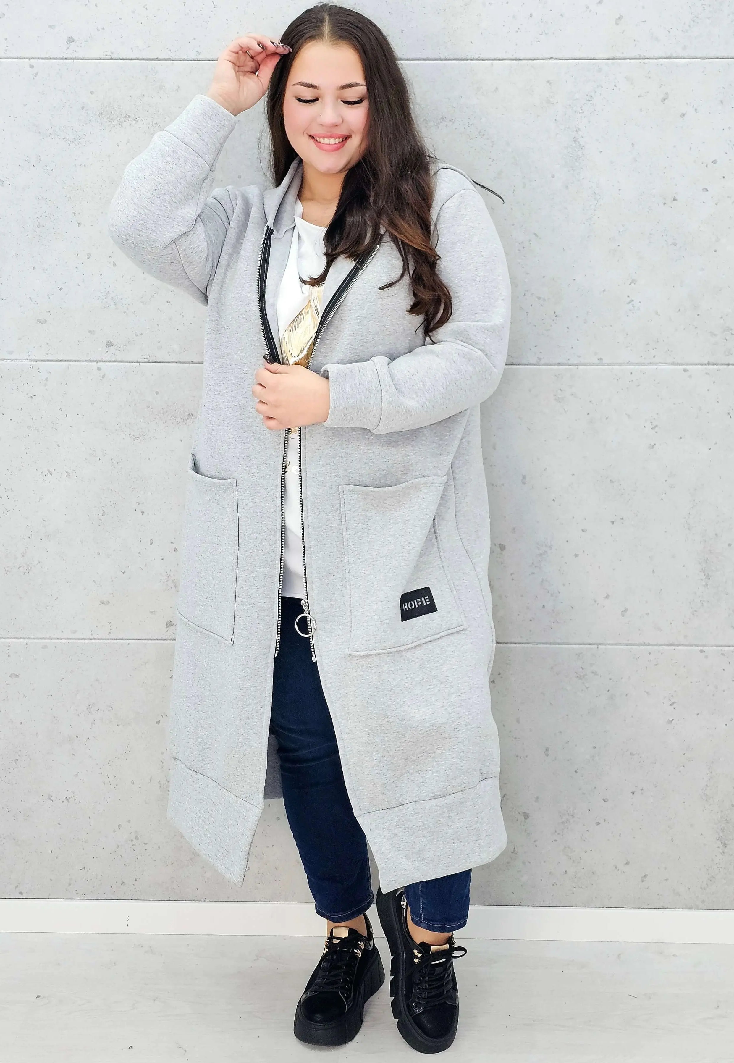 bluza plus size szara z kapturem