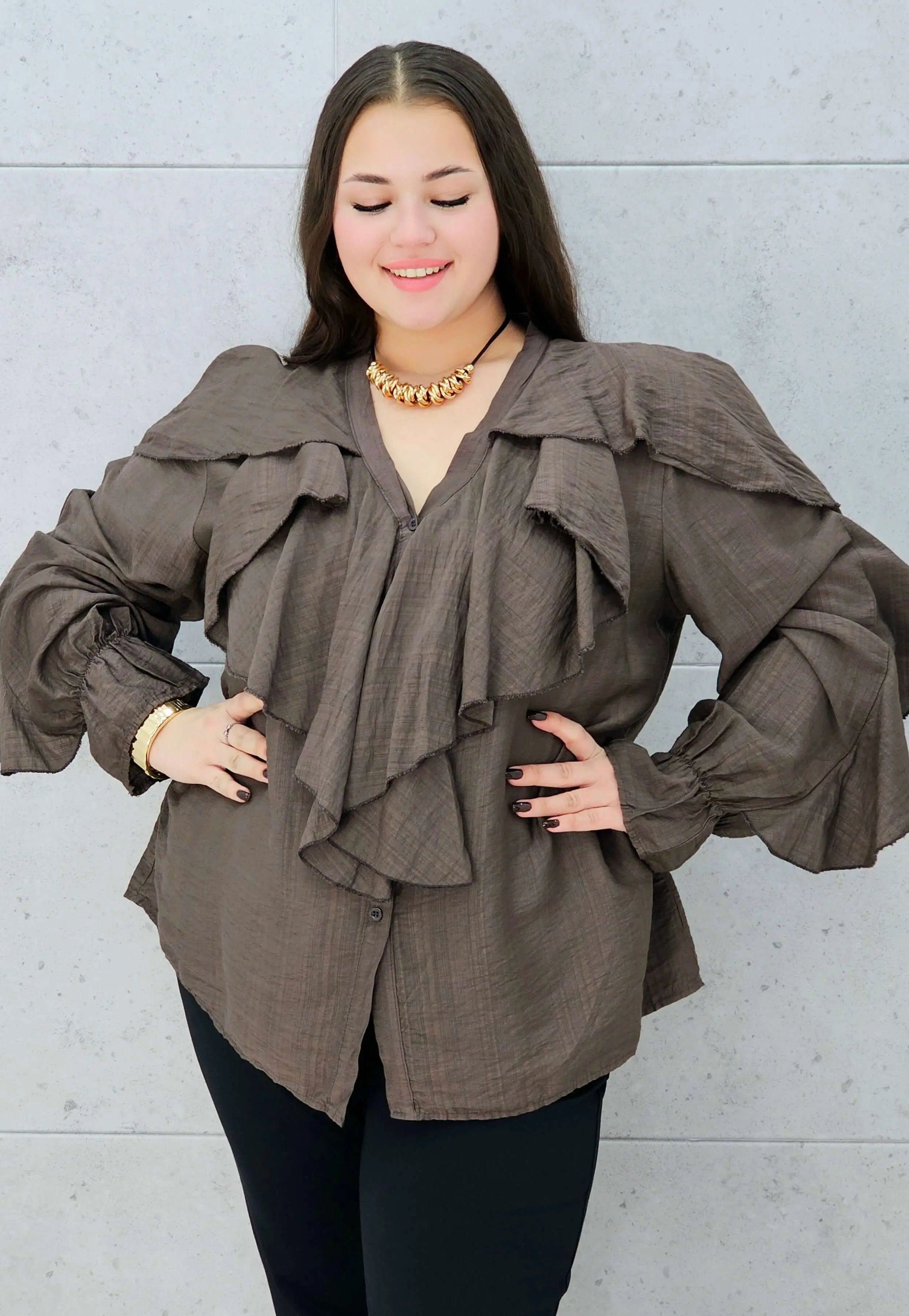 brązowa bluzka z falbanami plus size Stylowa XL – talia