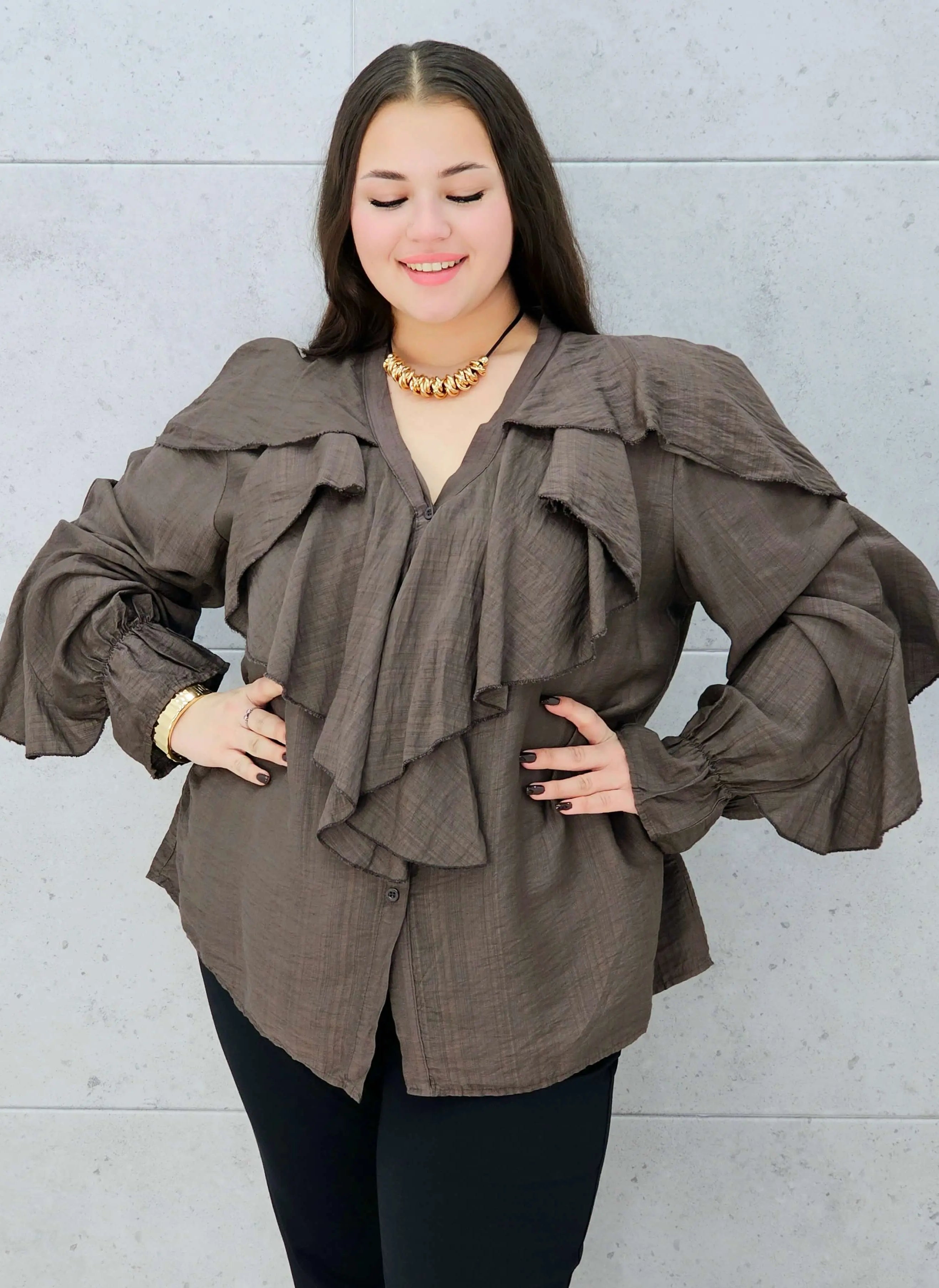 brązowa bluzka z falbanami plus size Stylowa XL – talia