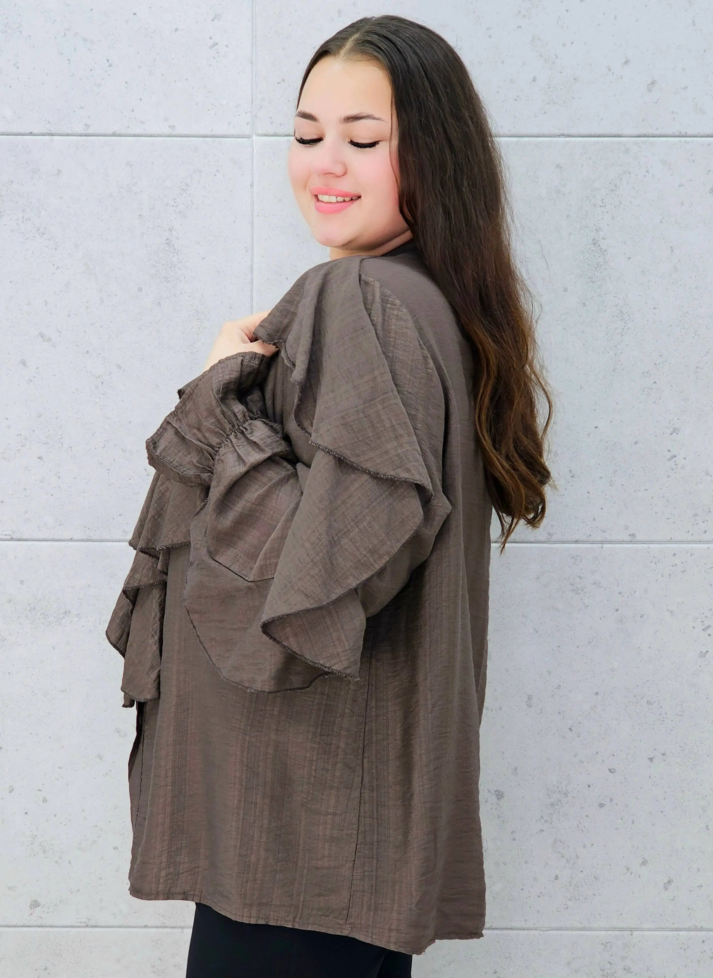 brązowa bluzka z falbanami plus size Stylowa XL – bok
