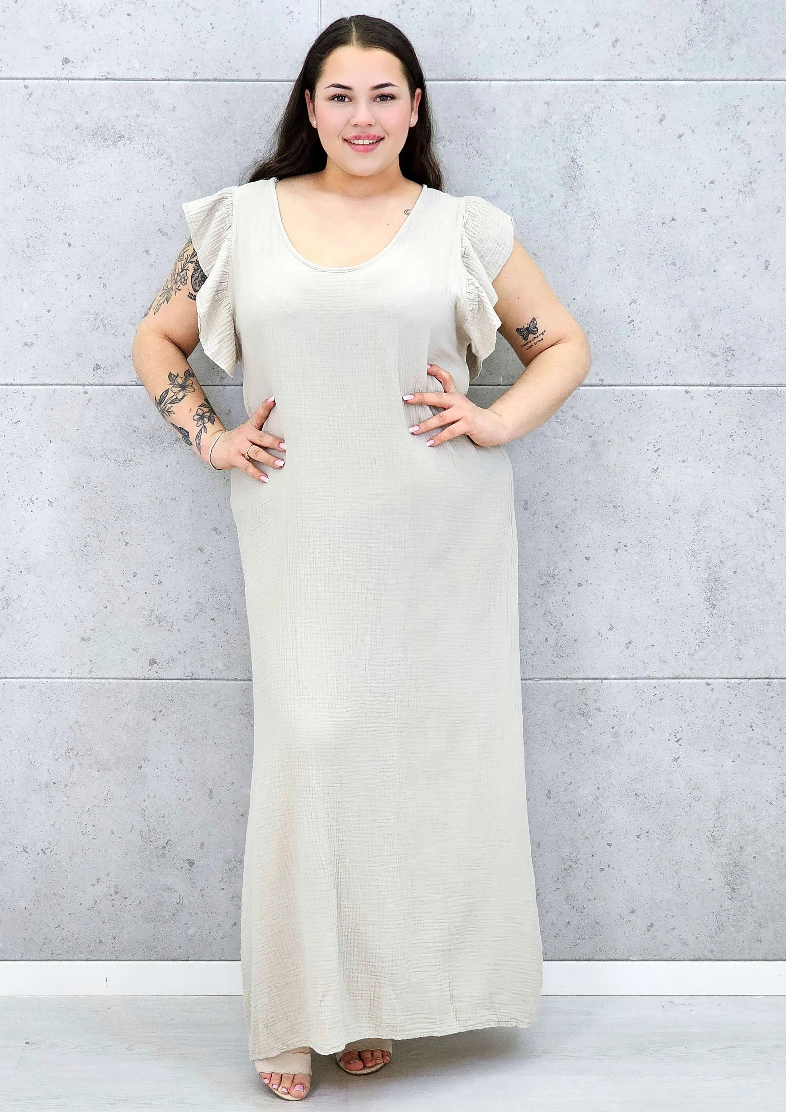 Muślinowa sukienka plus size z falbankami – subtelność i lekkość w letnim wydaniu Stylowa XL