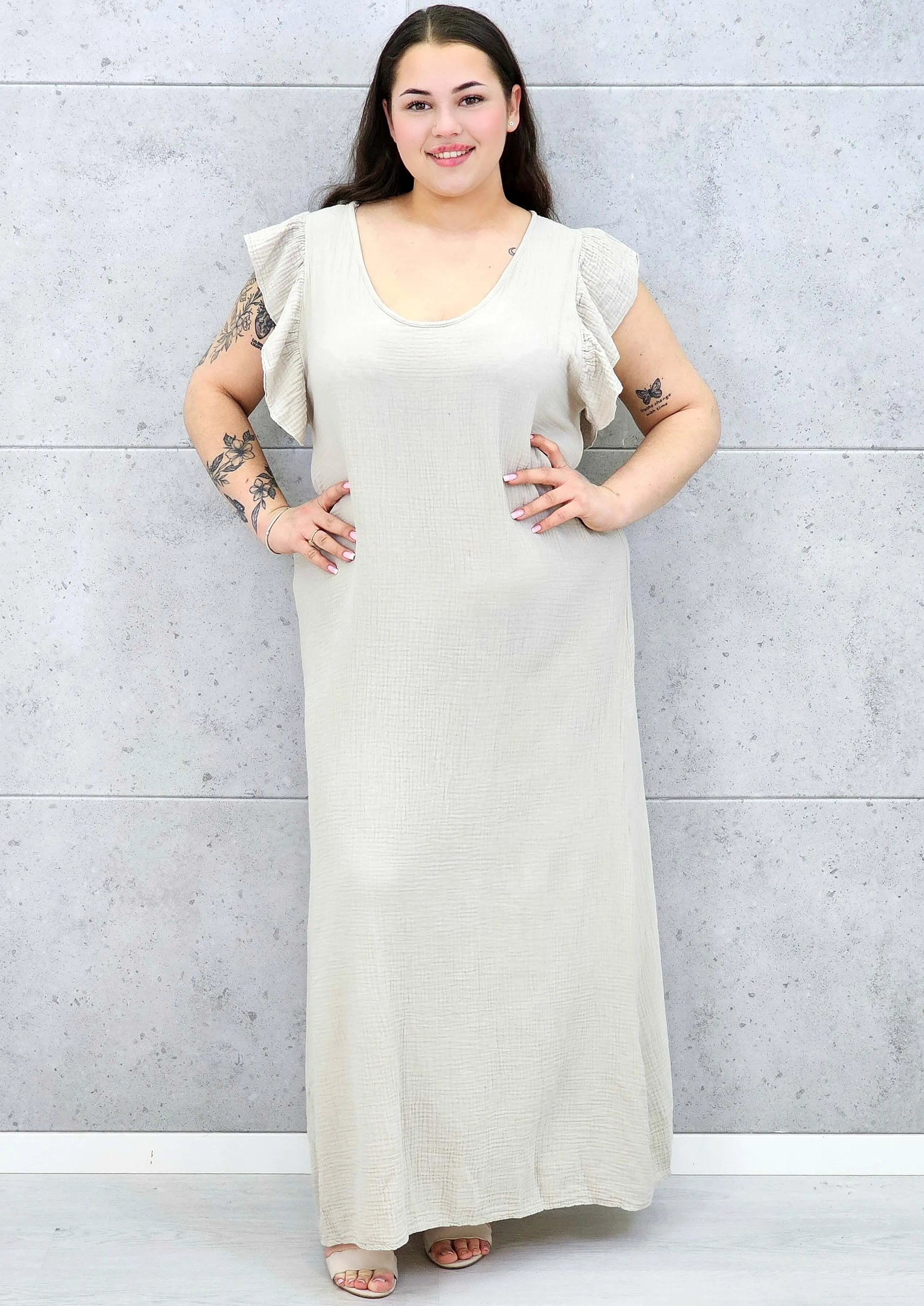 Muślinowa sukienka plus size z falbankami – subtelność i lekkość w letnim wydaniu Stylowa XL