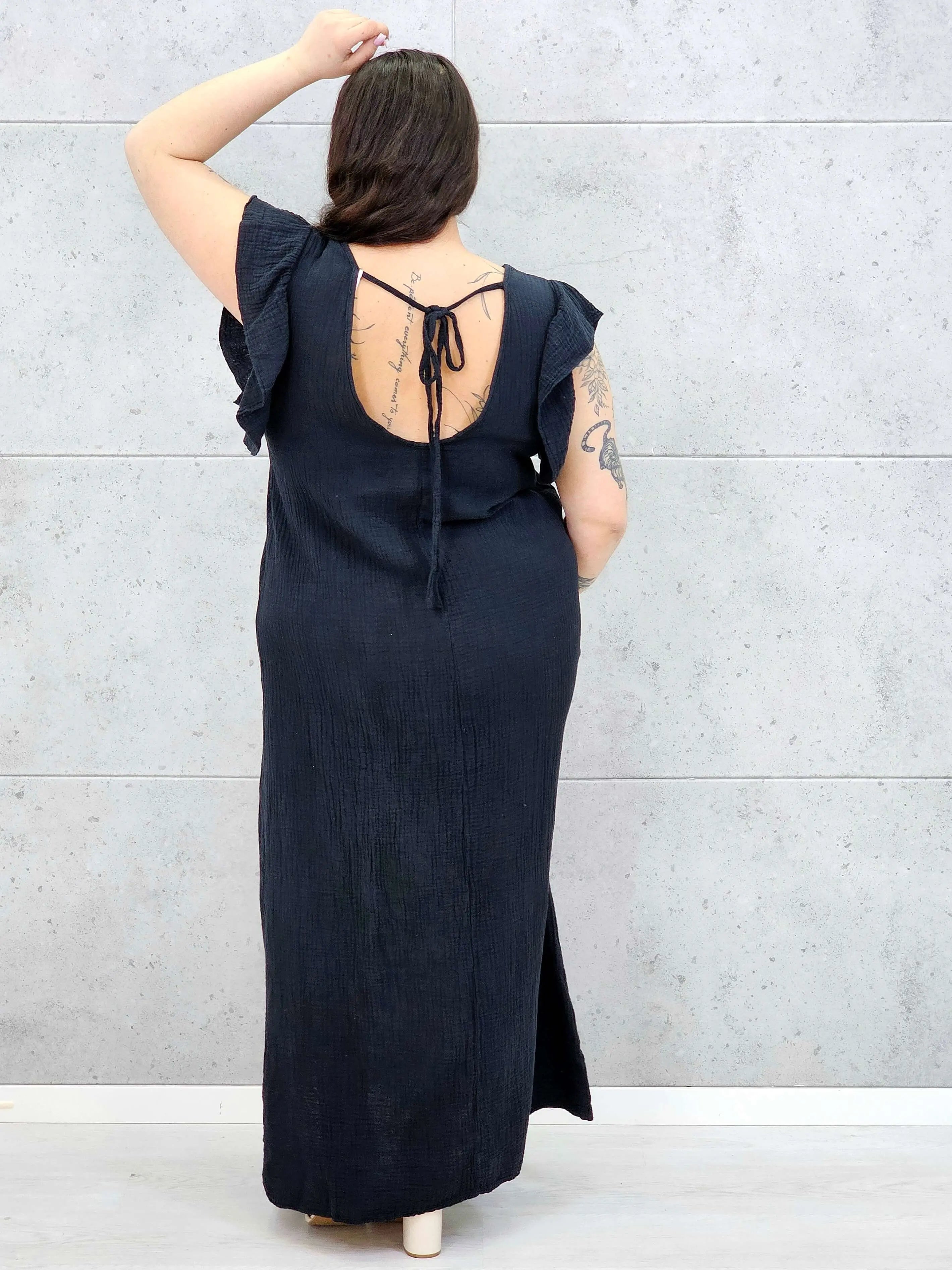 Muślinowa sukienka plus size z falbankami – subtelność i lekkość w letnim wydaniu Stylowa XL