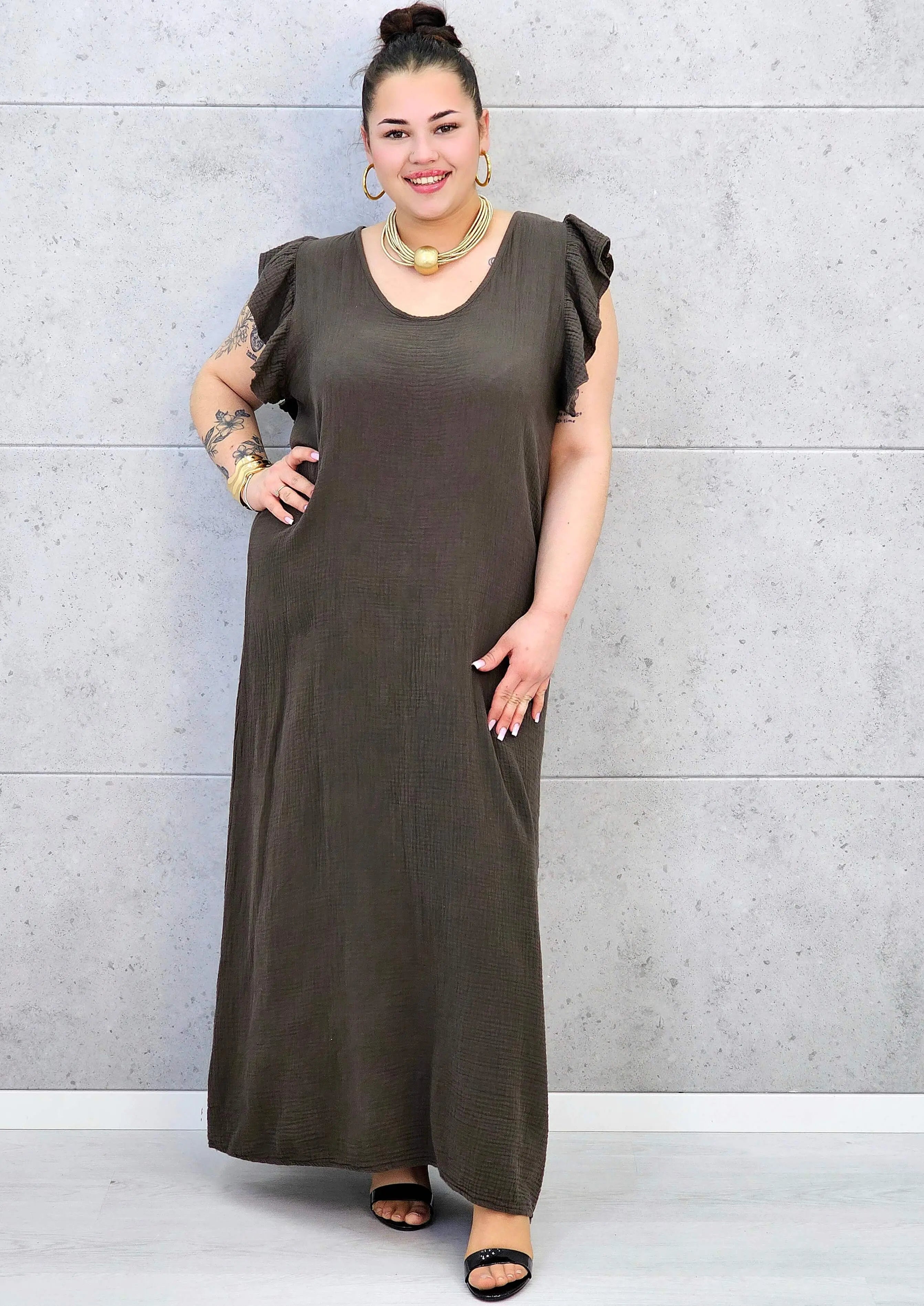 Muślinowa sukienka plus size z falbankami – subtelność i lekkość w letnim wydaniu Stylowa XL