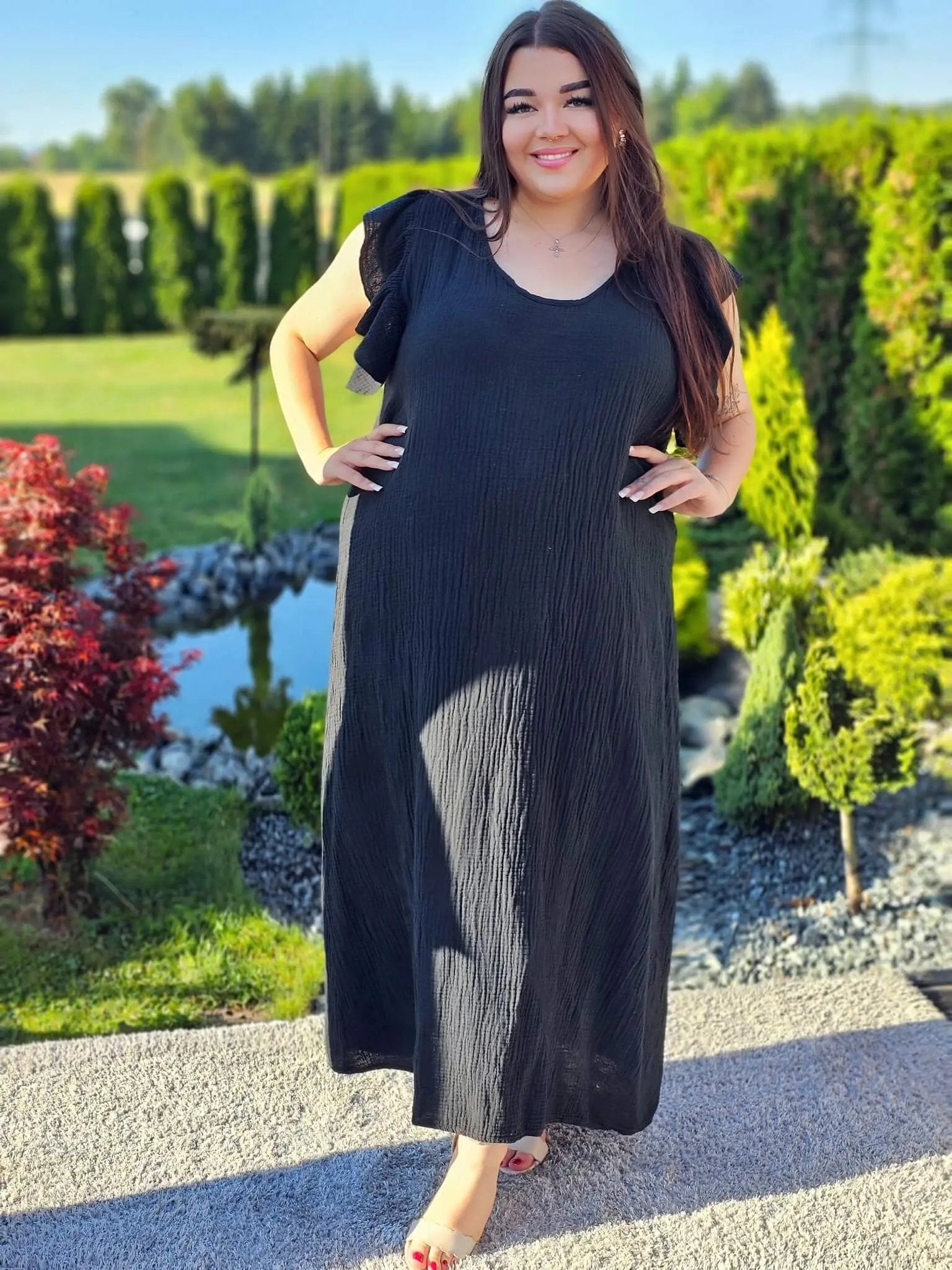 Muślinowa sukienka z falbankami i wiązaniem na plecach Stylowa XL