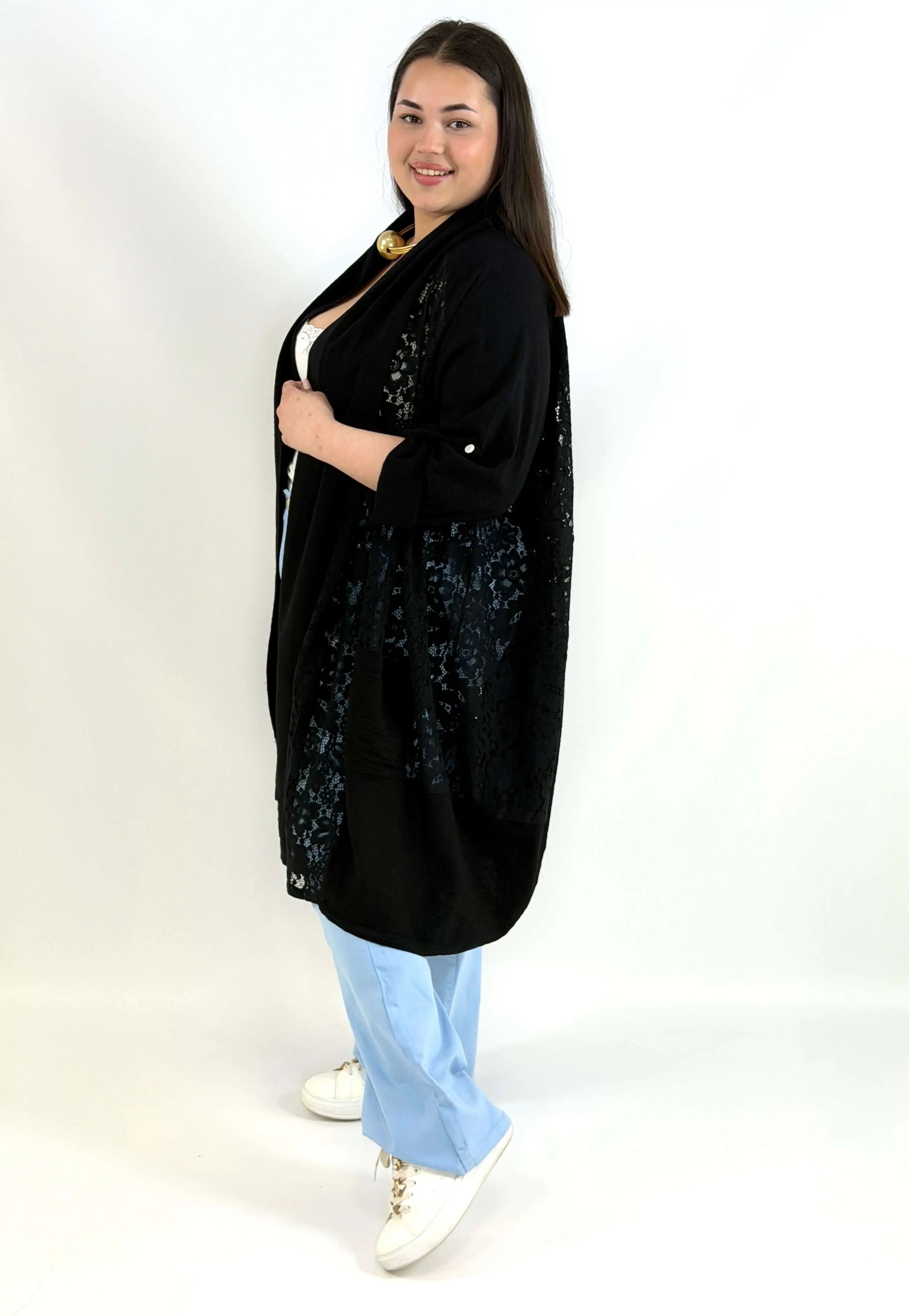 Narzutka plus size lniana z koronką – lekka narzutka XXL w eleganckim stylu Stylowa XL