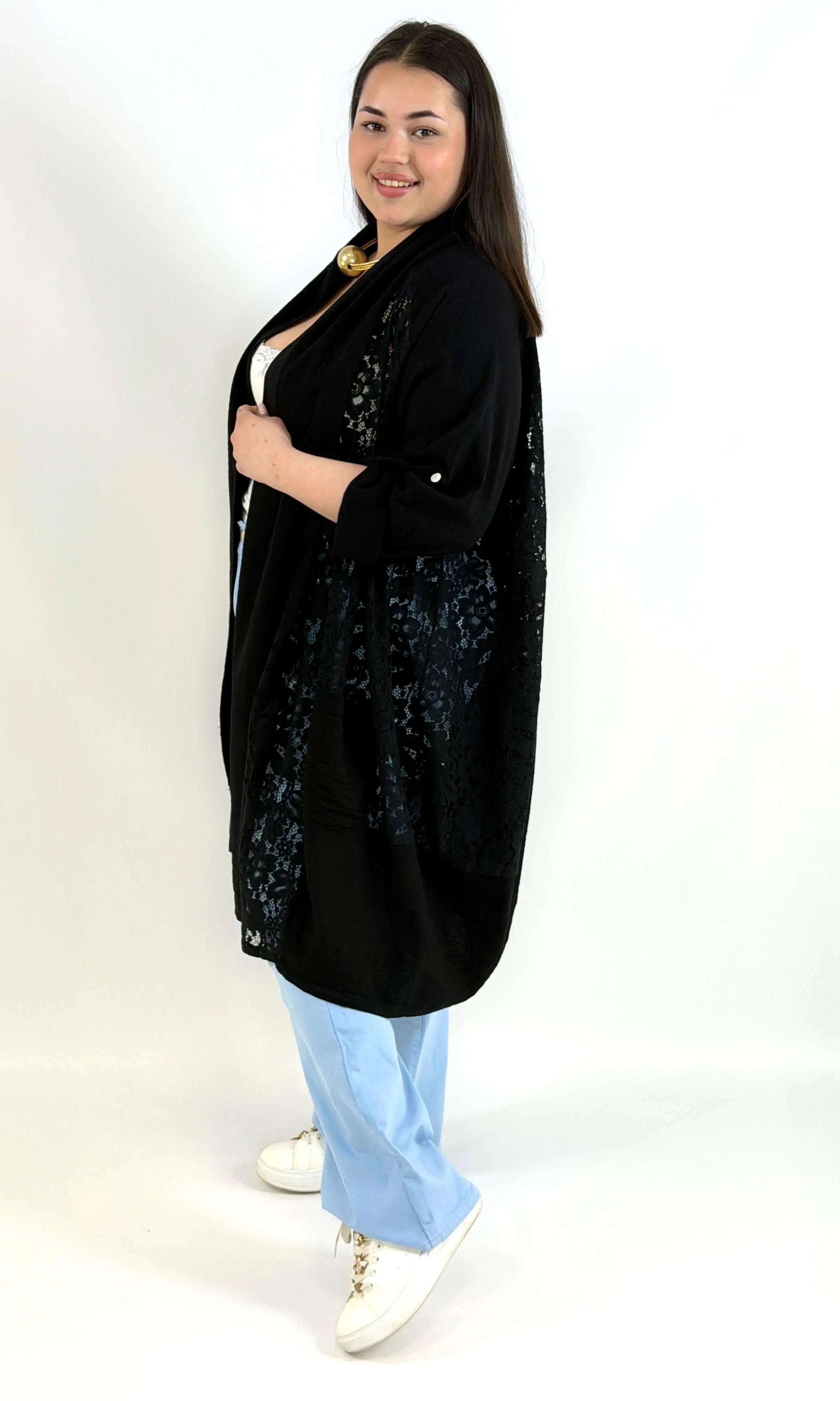 Narzutka plus size lniana z koronką – lekka narzutka XXL w eleganckim stylu Stylowa XL
