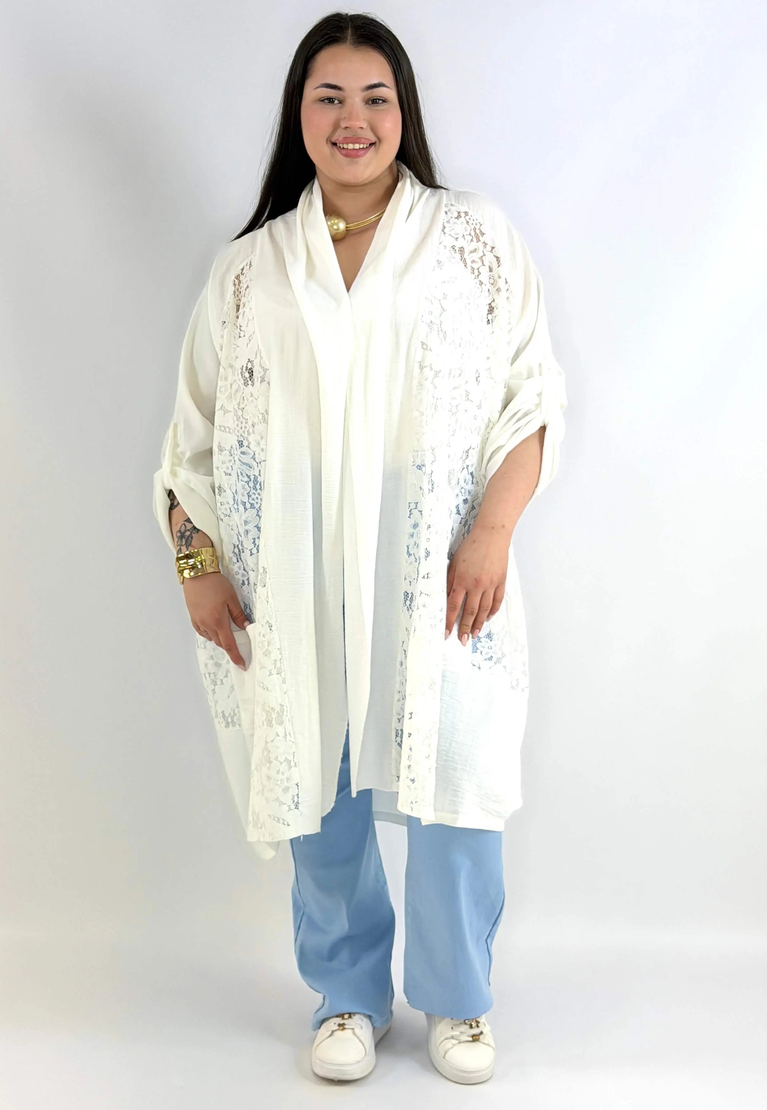 Narzutka plus size lniana z koronką – lekka narzutka XXL w eleganckim stylu Stylowa XL