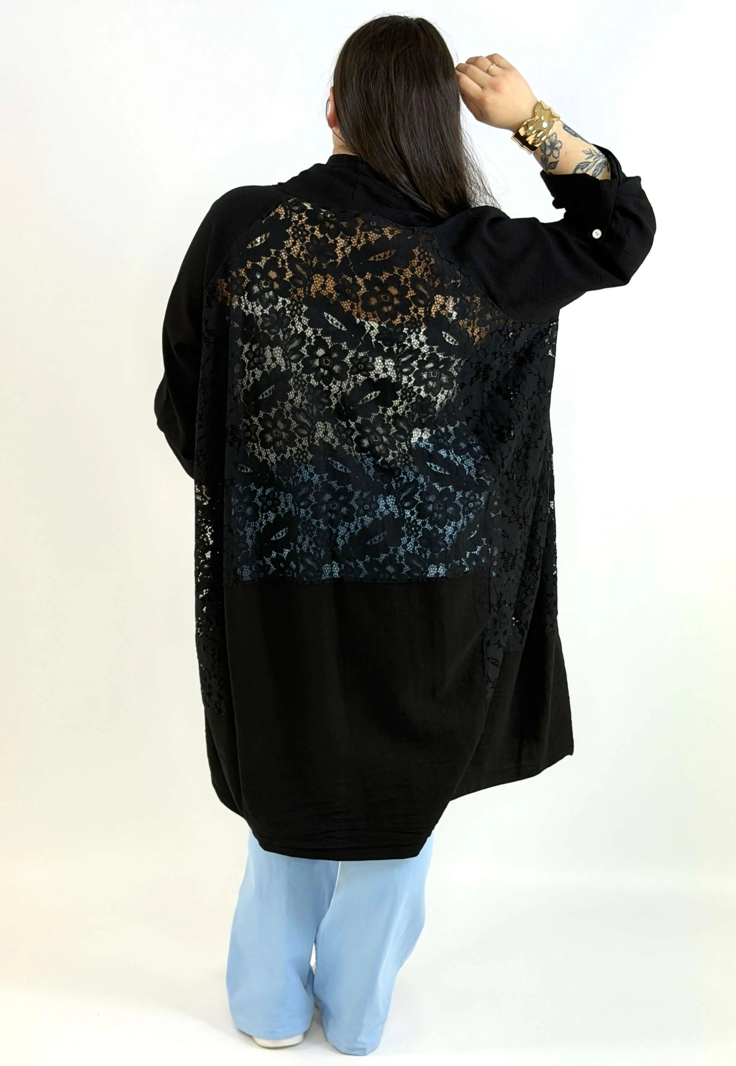 Narzutka plus size lniana z koronką – lekka narzutka XXL w eleganckim stylu Stylowa XL