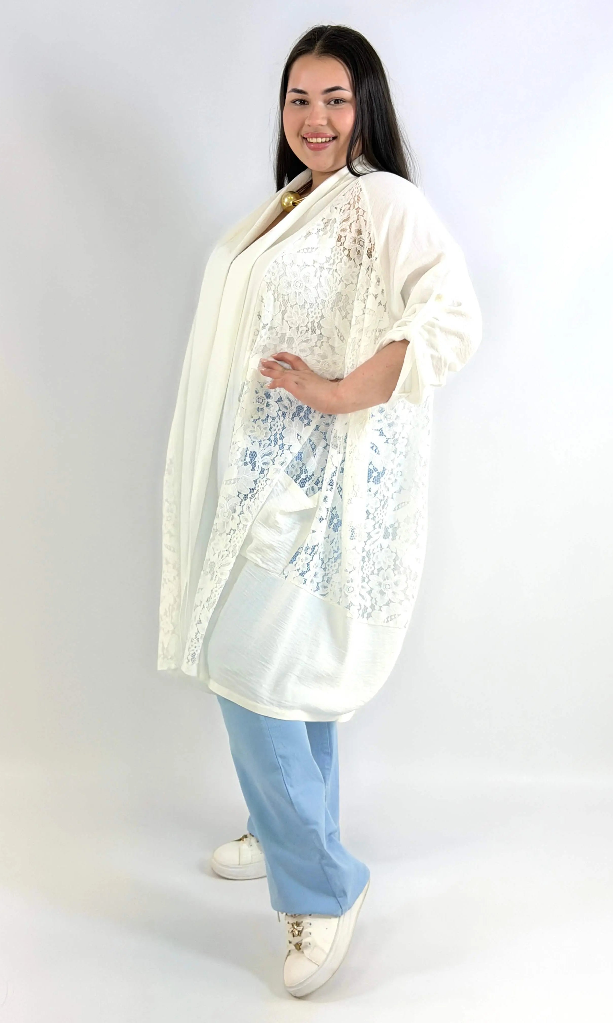 Narzutka plus size lniana z koronką – lekka narzutka XXL w eleganckim stylu Stylowa XL
