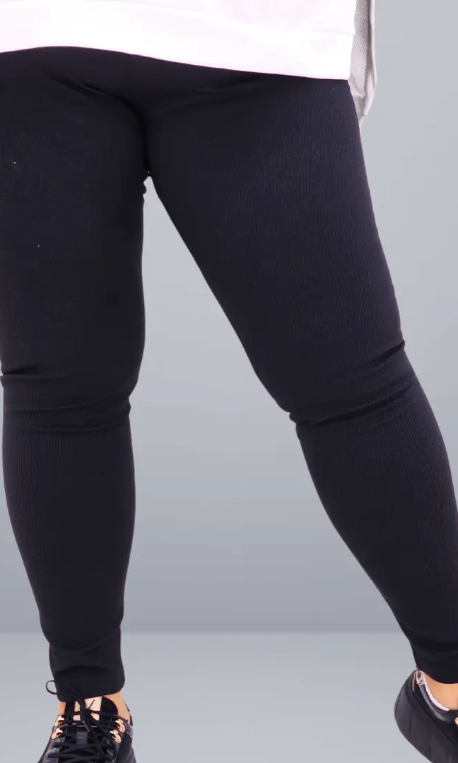 Ocieplane legginsy – komfort i styl na chłodniejsze dni Stylowa XL