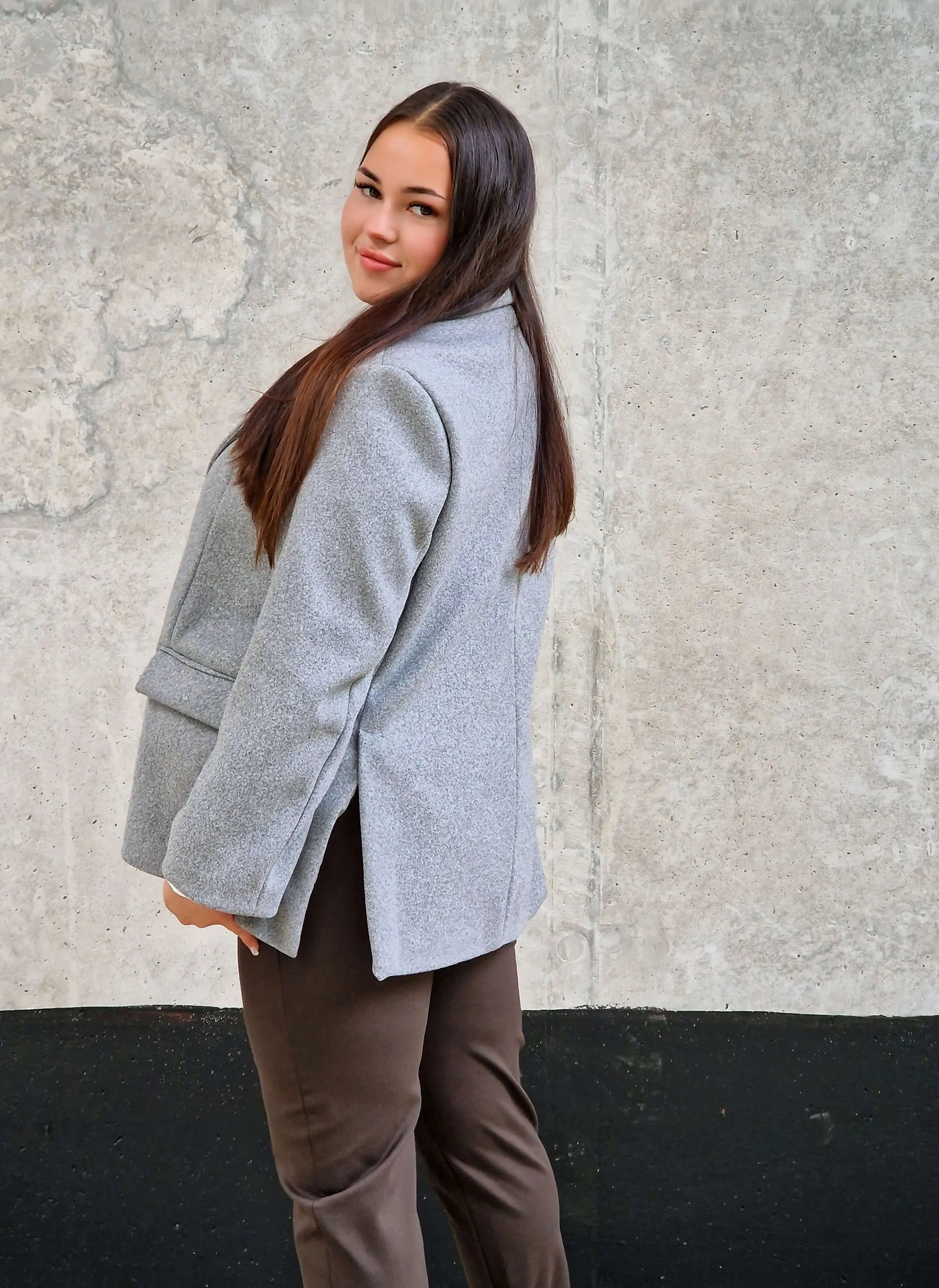 Oversize marynarka plus size – nowoczesna elegancja i stylowy komfort Stylowa XL