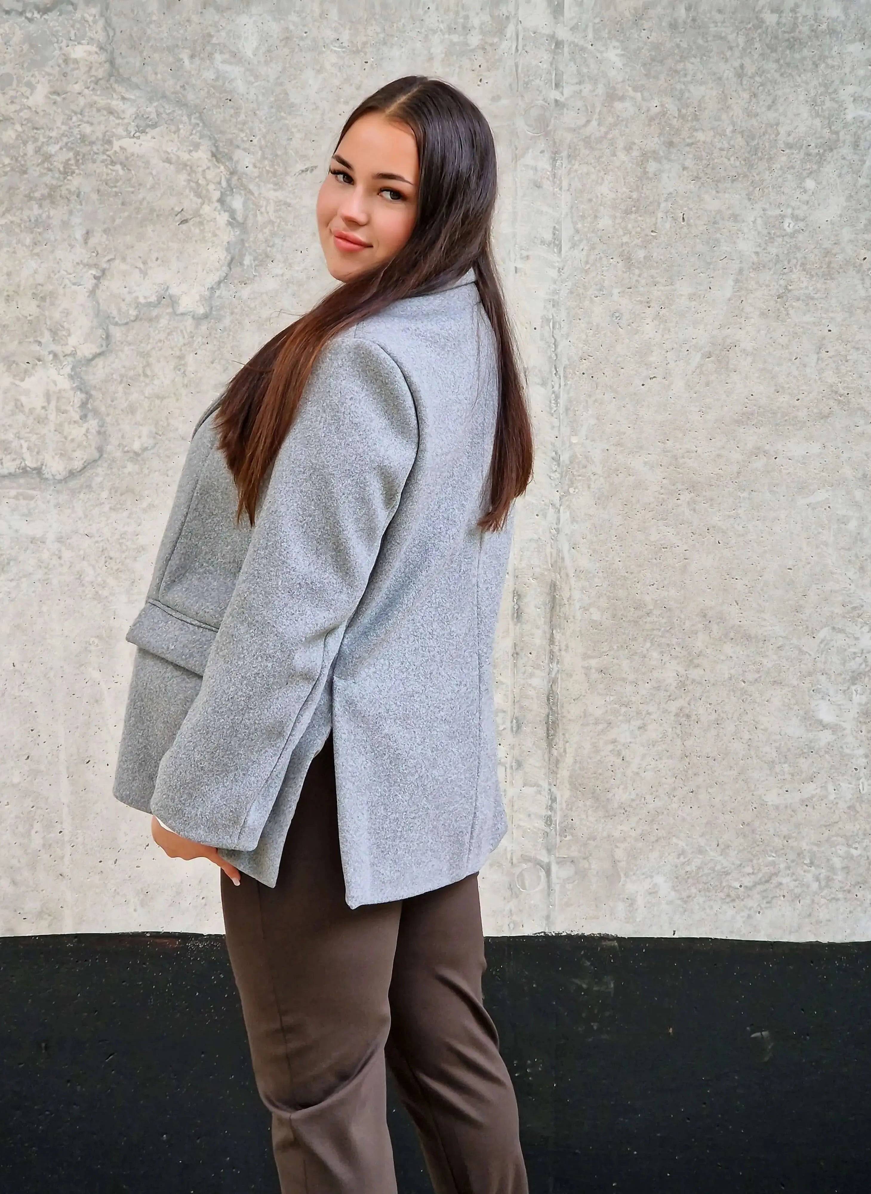Oversize marynarka plus size – nowoczesna elegancja i stylowy komfort Stylowa XL